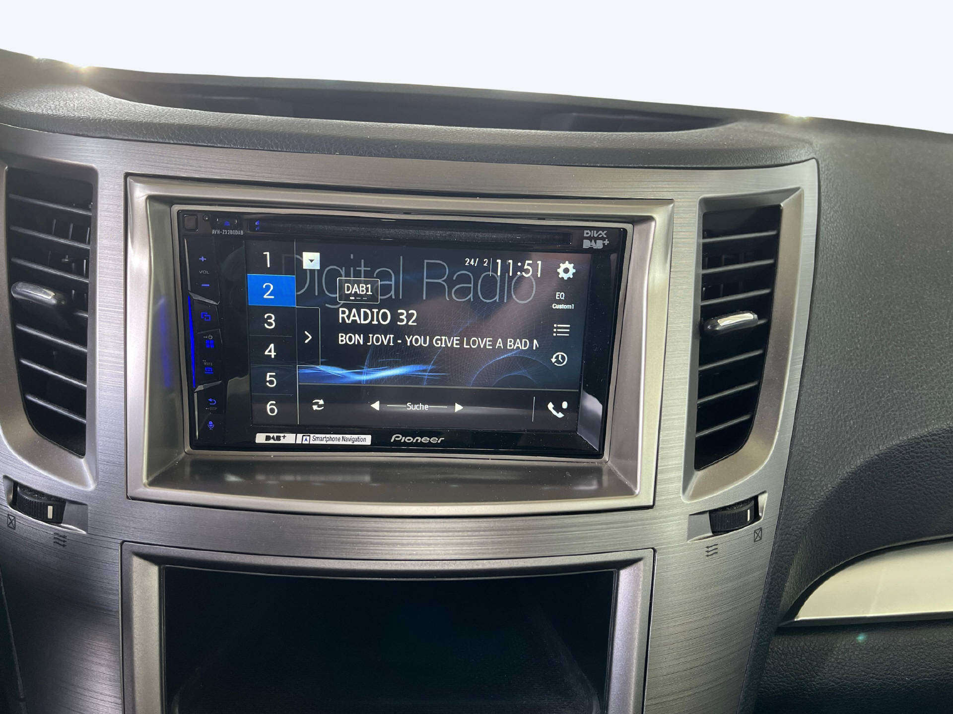 SUBARU Legacy Station 2.0i Swiss Special-image-11
