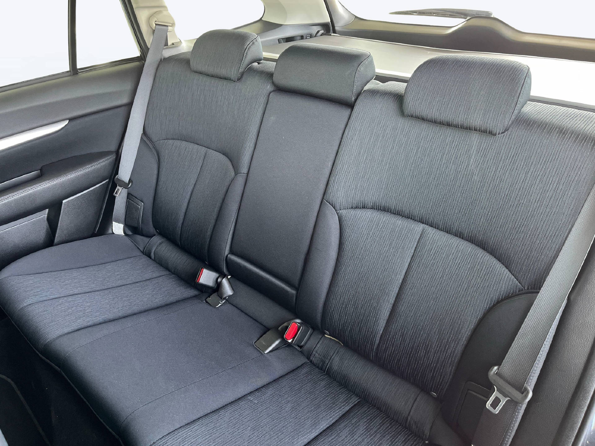 SUBARU Legacy Station 2.0i Swiss Special-image-9
