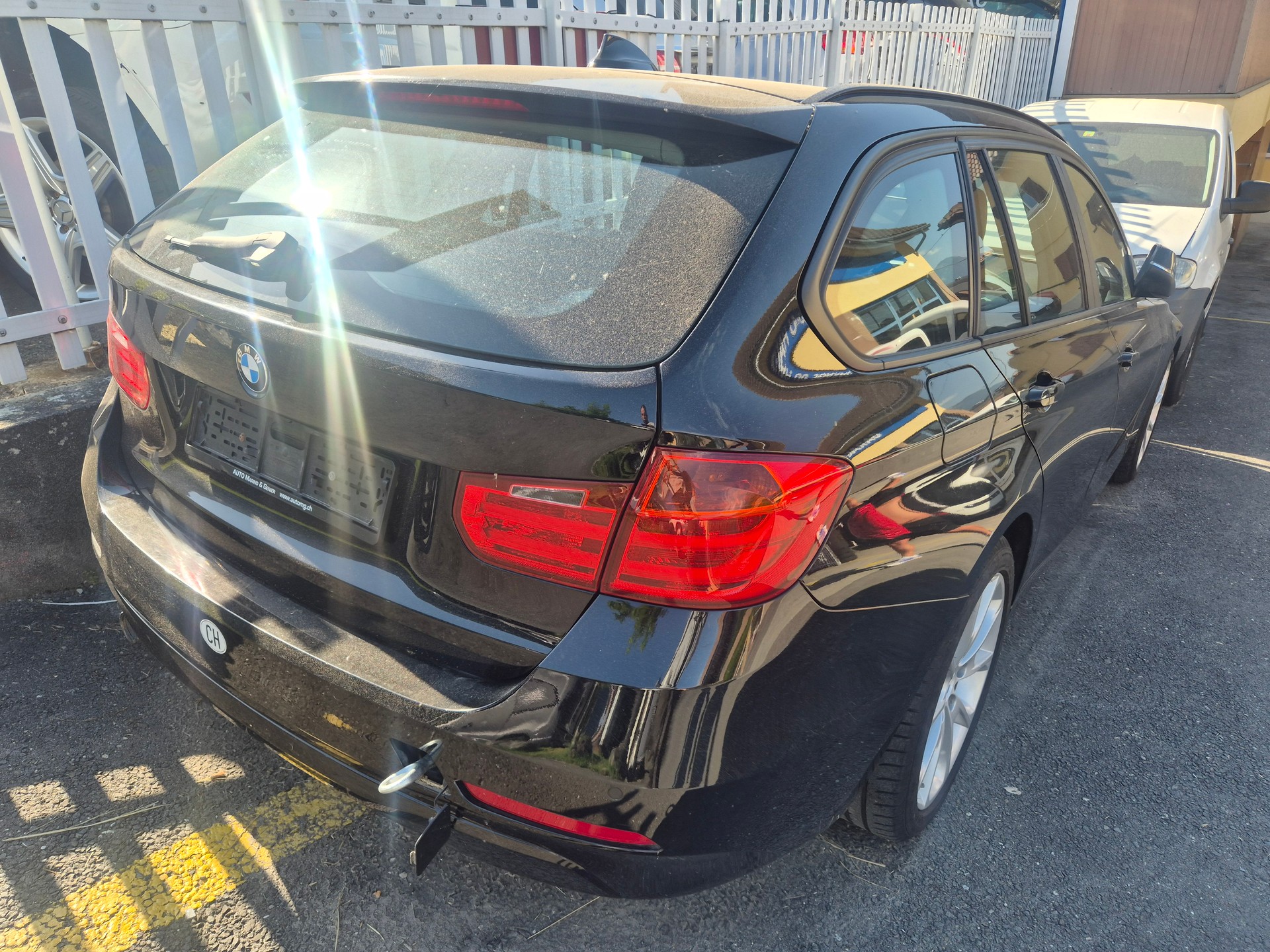 BMW 318d xDrive Touring Modern Line-image-2