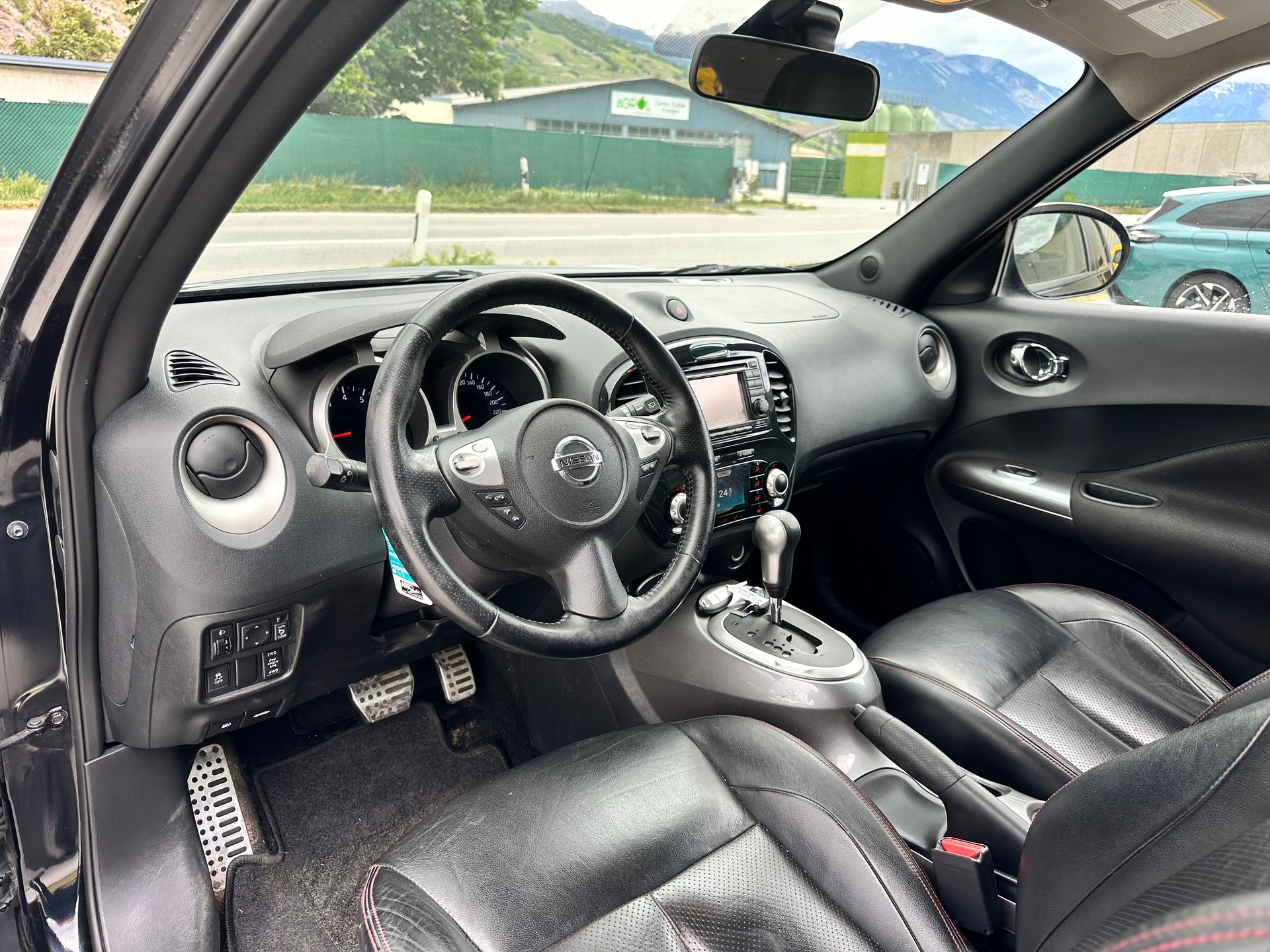 NISSAN Juke 1.6 DIG-T tekna 4x4 Xtronic M-CVT-image-9