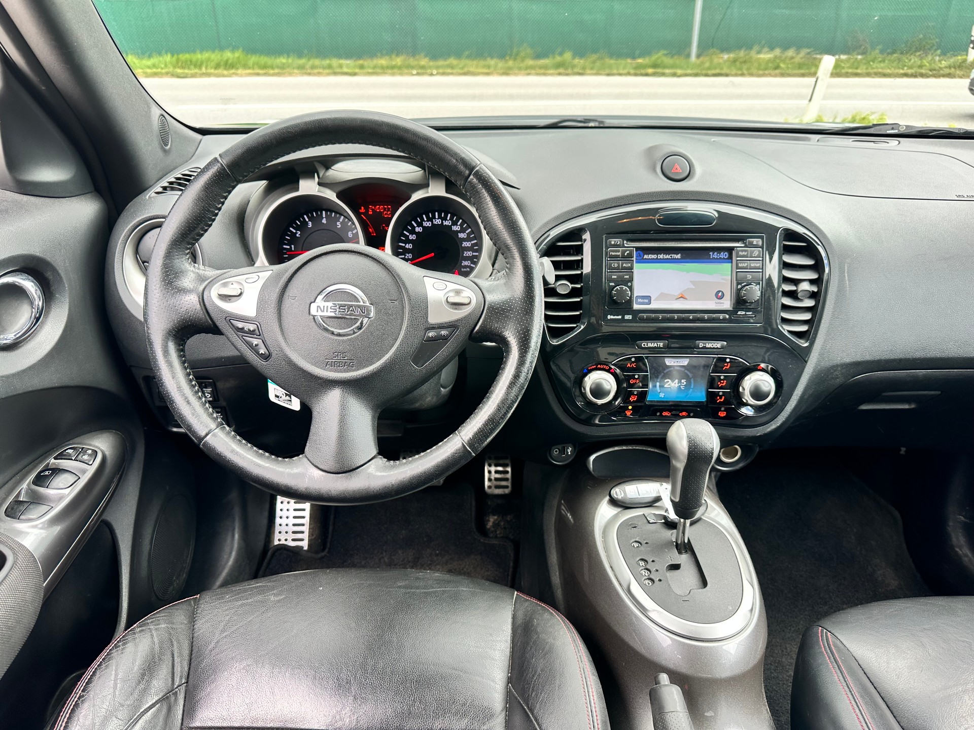 NISSAN Juke 1.6 DIG-T tekna 4x4 Xtronic M-CVT-image-11