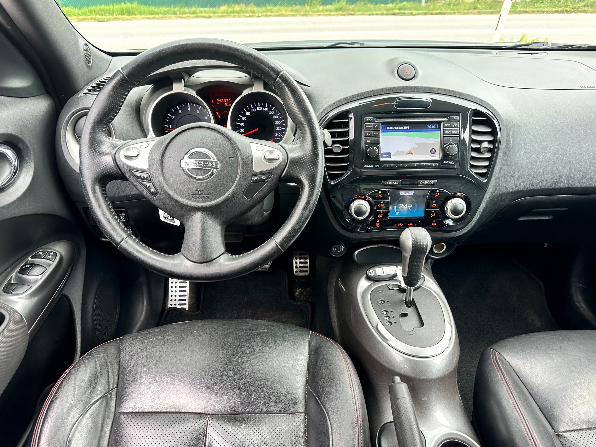 NISSAN Juke 1.6 DIG-T tekna 4x4 Xtronic M-CVT-image-12