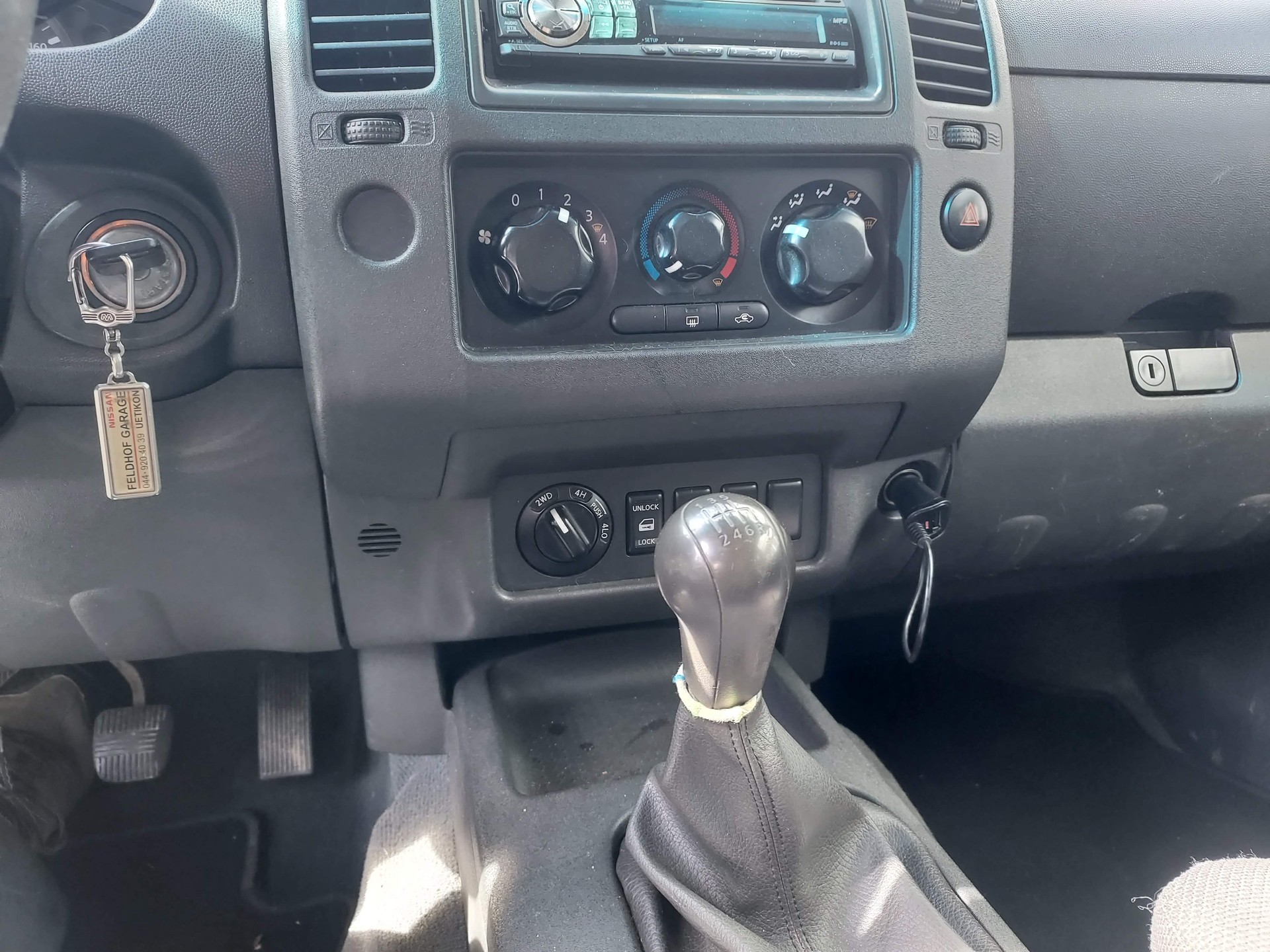 NISSAN NAVARA-image-5