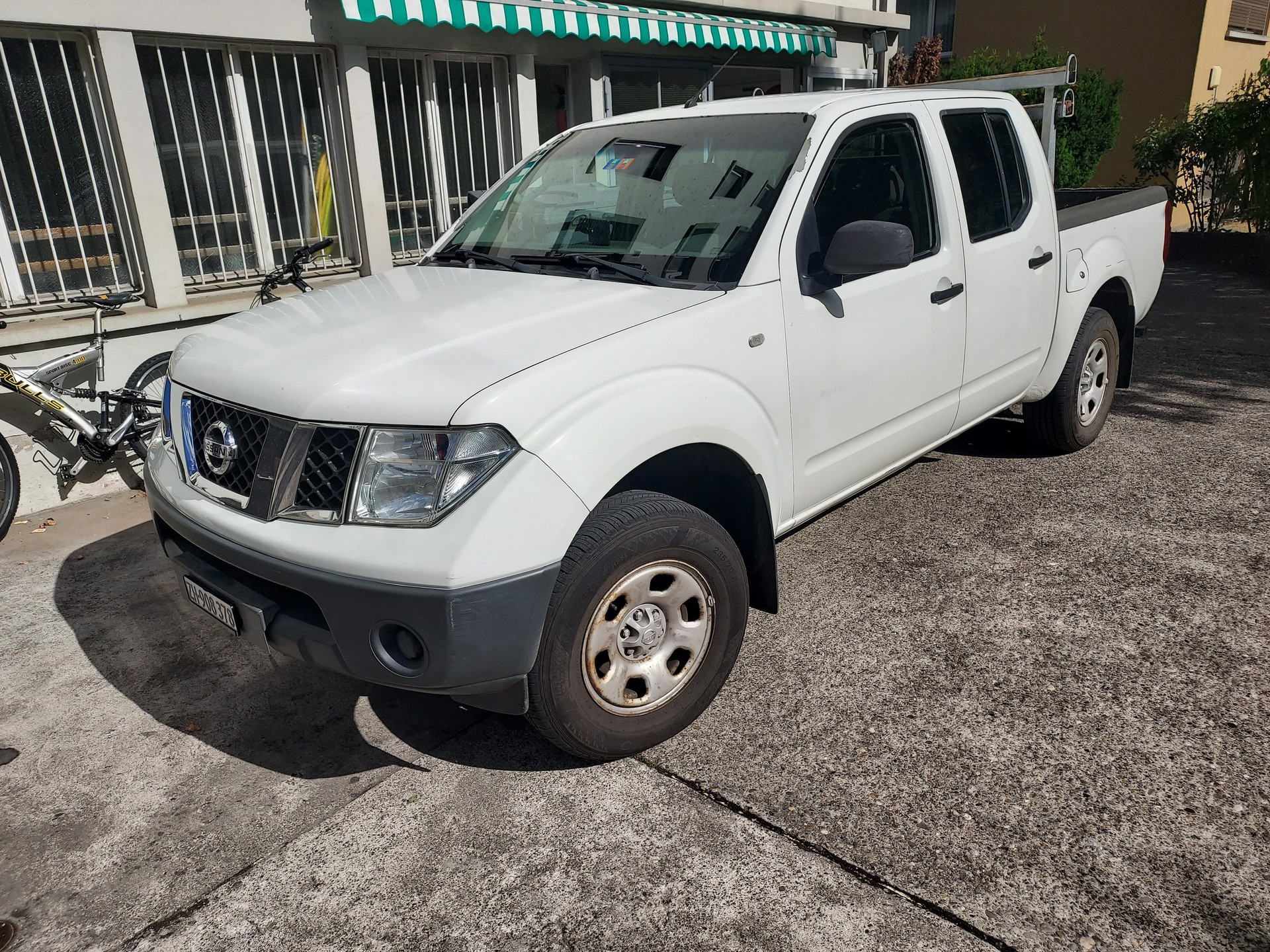 NISSAN NAVARA