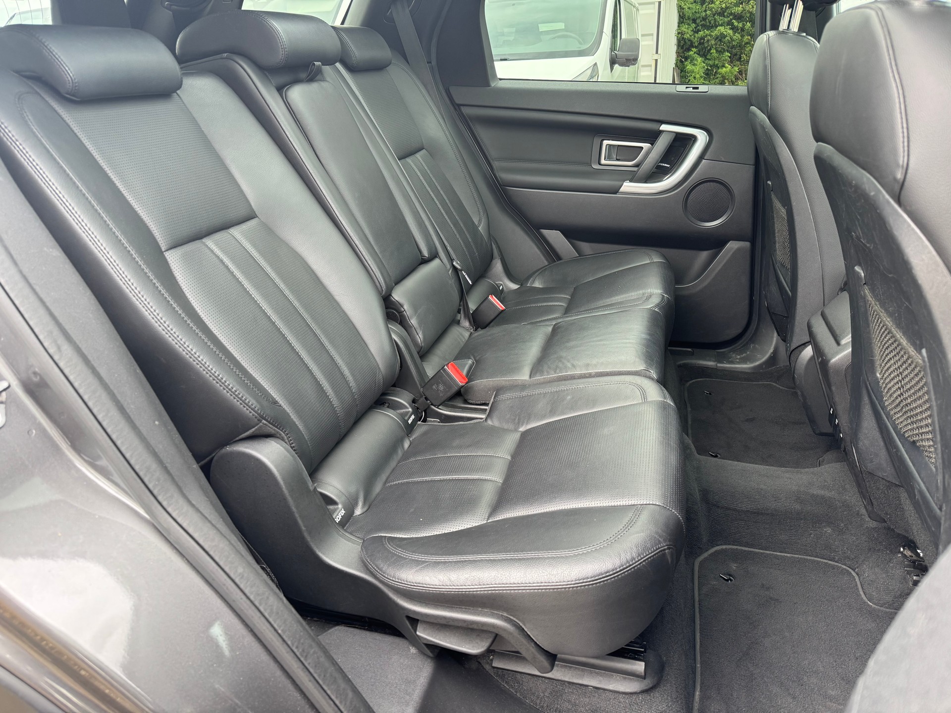 LAND ROVER Discovery Sport 2.0 TD4 HSE AT9-image-7