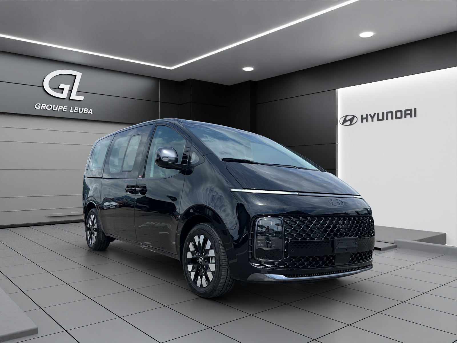 HYUNDAI Staria Premium 1.6 T-GDi HEV Amplia A-image-0