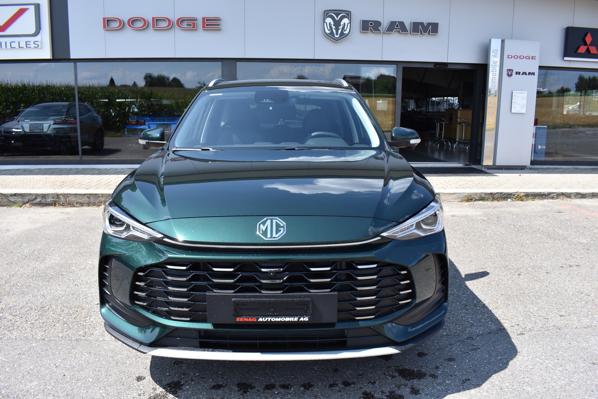MG ZS 1.5 HEV Luxury-image-0