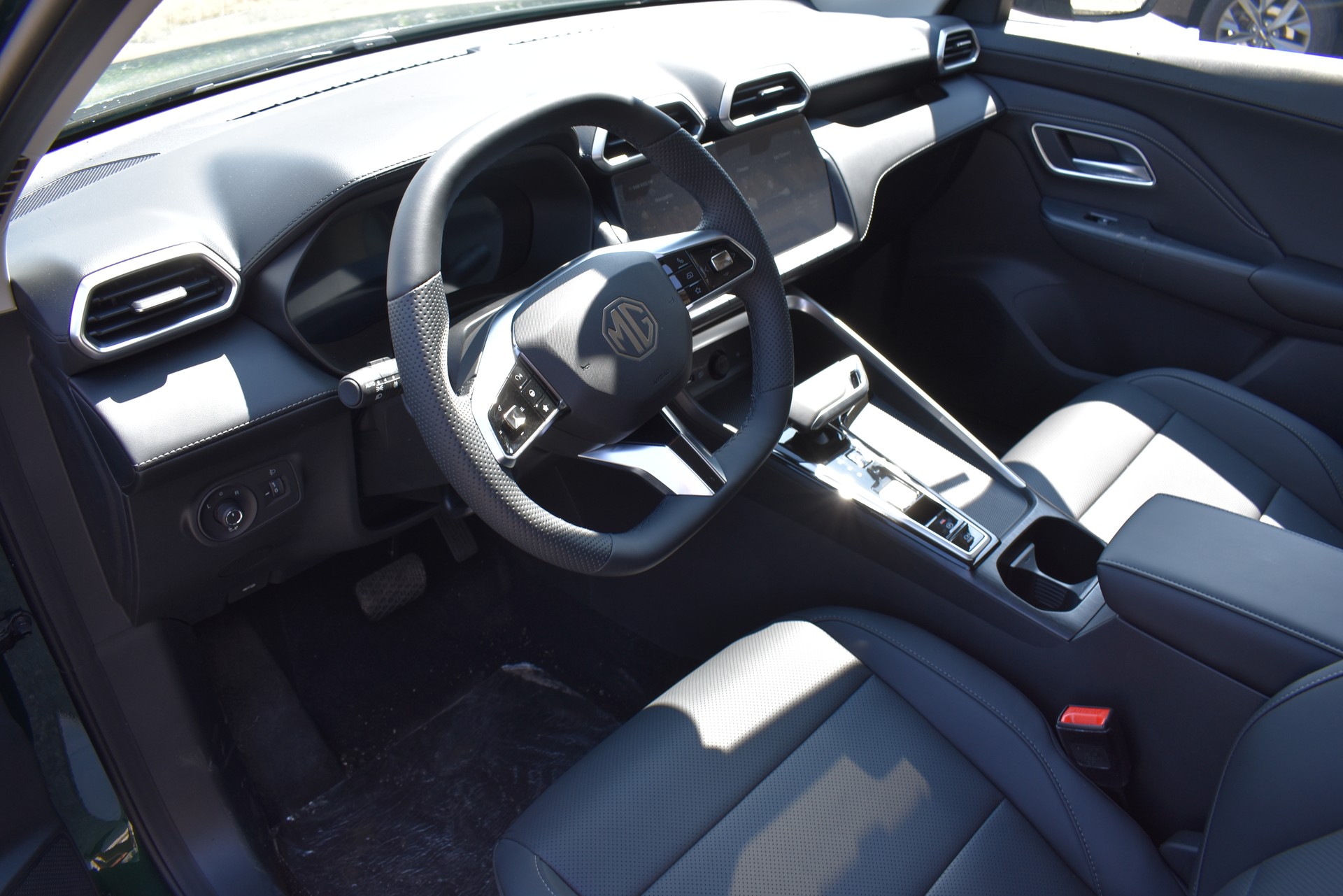 MG ZS 1.5 HEV Luxury-image-11