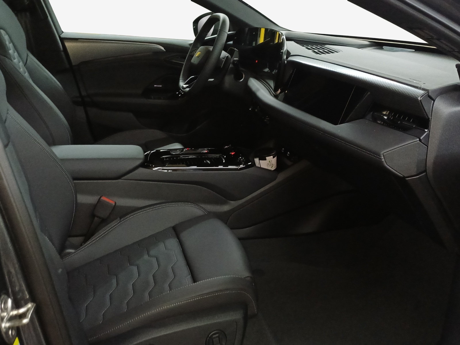 AUDI S6 Avant e-tron quattro-image-13