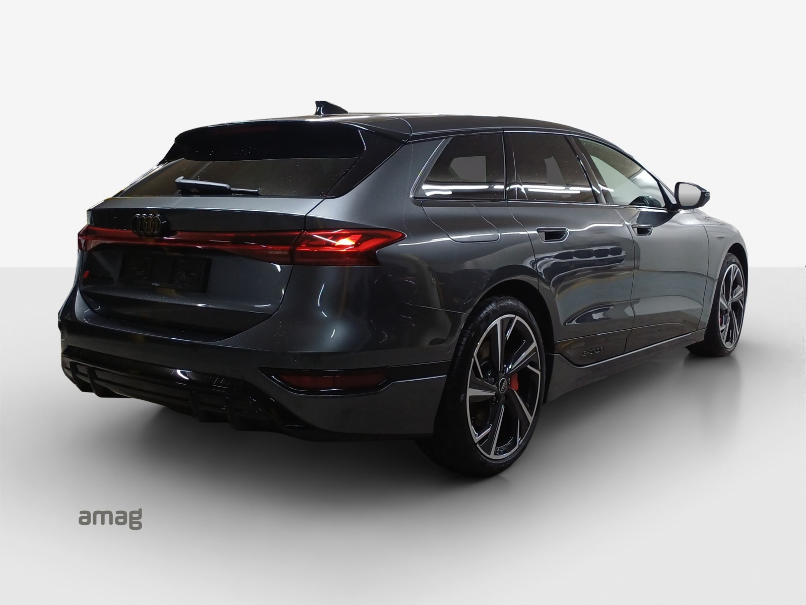 AUDI S6 Avant e-tron quattro-image-4