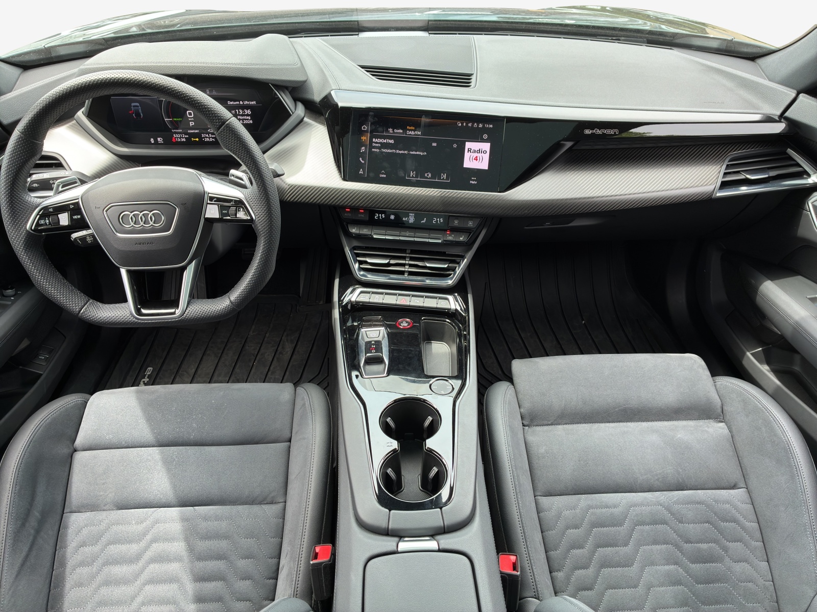 AUDI e-tron GT quattro-image-8