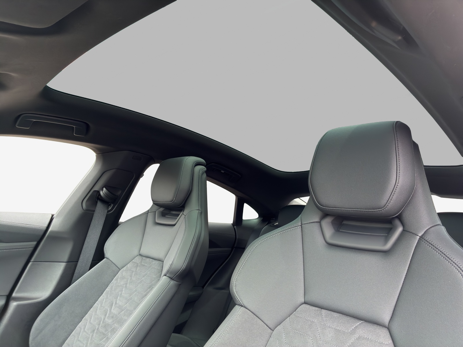 AUDI e-tron GT quattro-image-13
