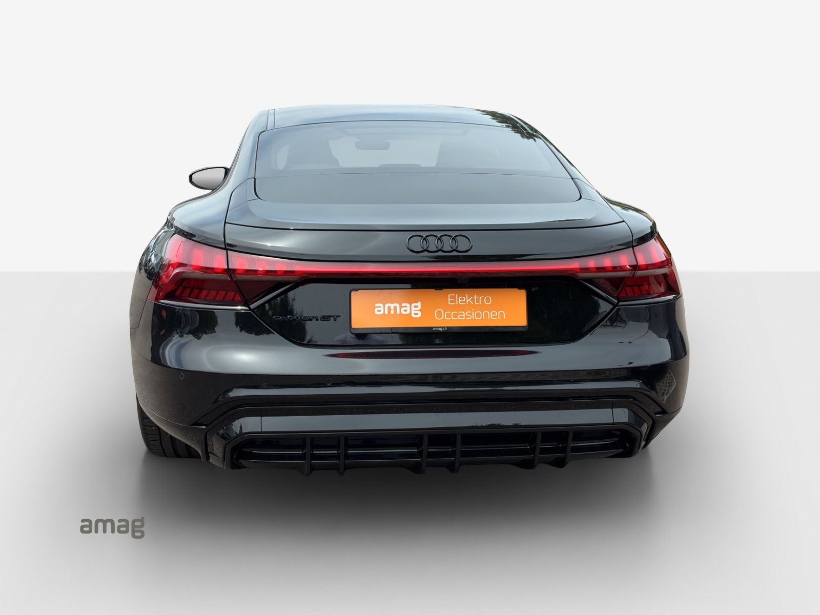 AUDI e-tron GT quattro-image-3