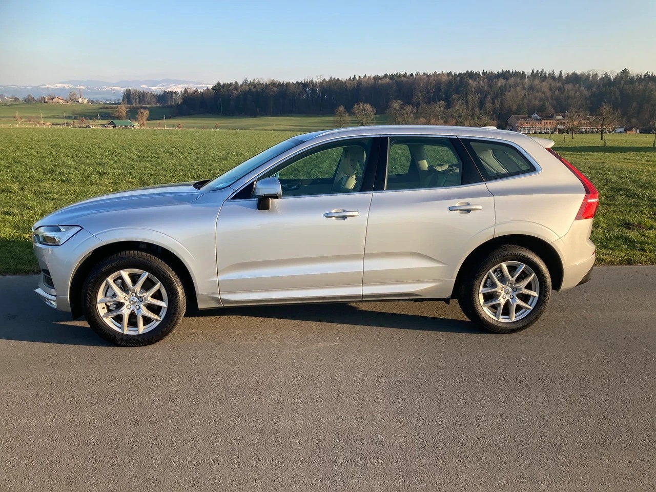 VOLVO XC60 D4 AWD Momentum Geartronic-image-4