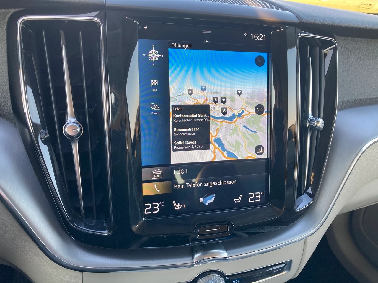 VOLVO XC60 D4 AWD Momentum Geartronic-image-9