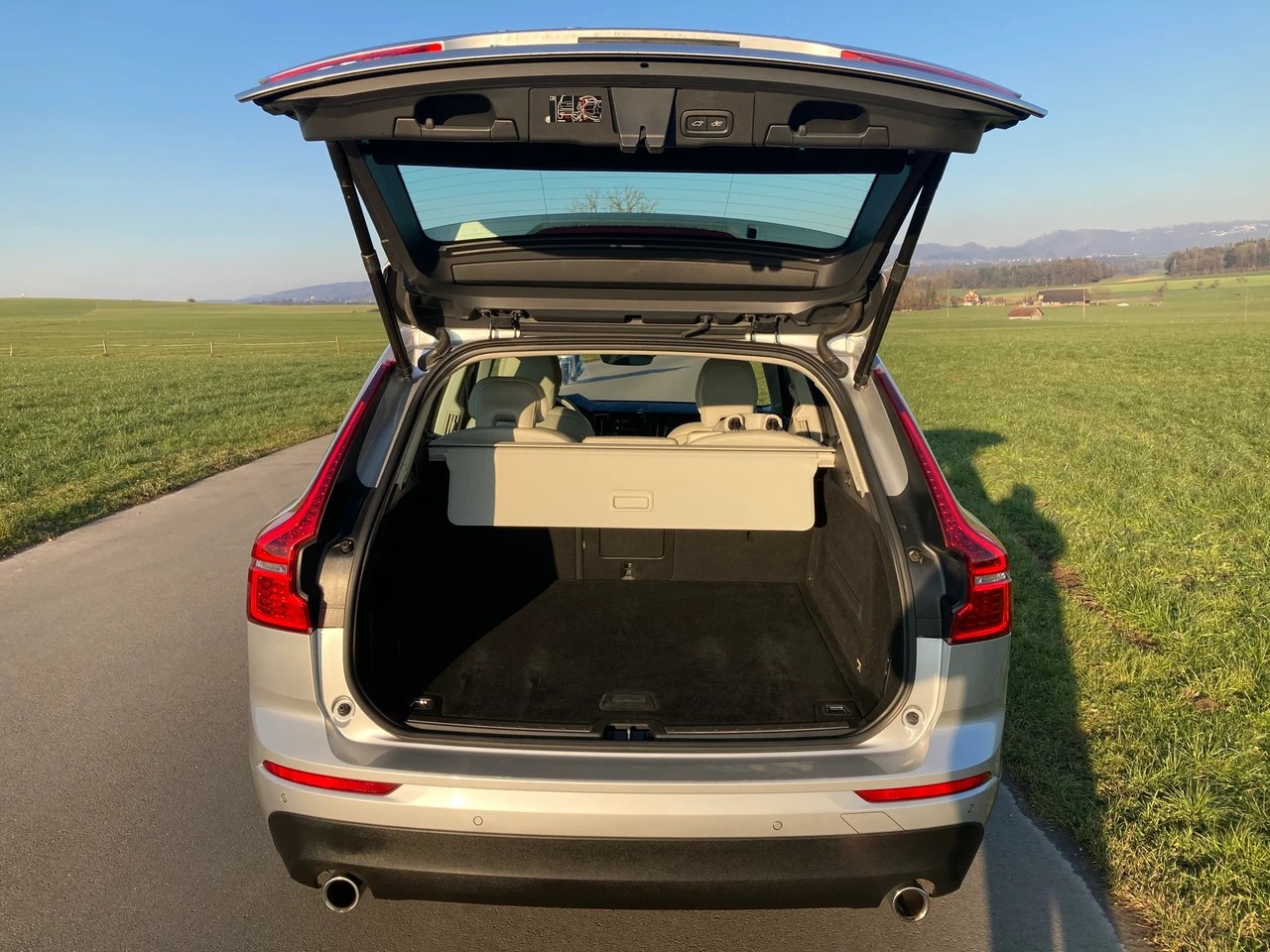 VOLVO XC60 D4 AWD Momentum Geartronic-image-5