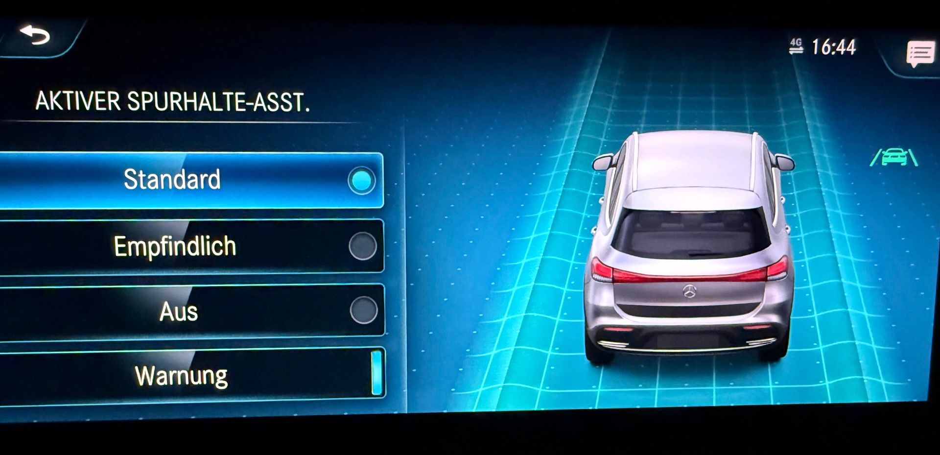 MERCEDES-BENZ EQA 300 AMG Line 4Matic-image-11