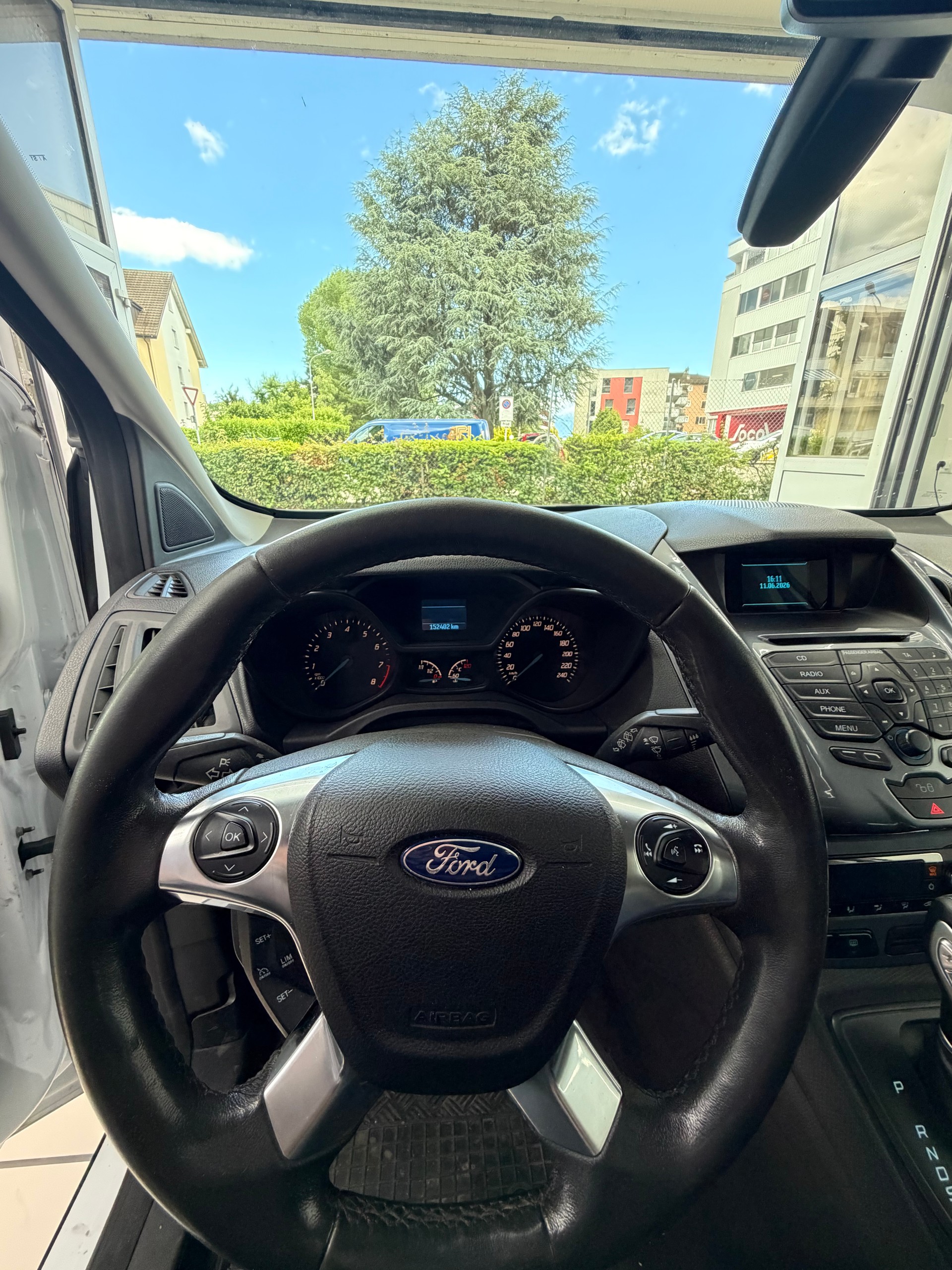 FORD Tourneo Connect 1.6 SCTi Titanium Automatic-image-11