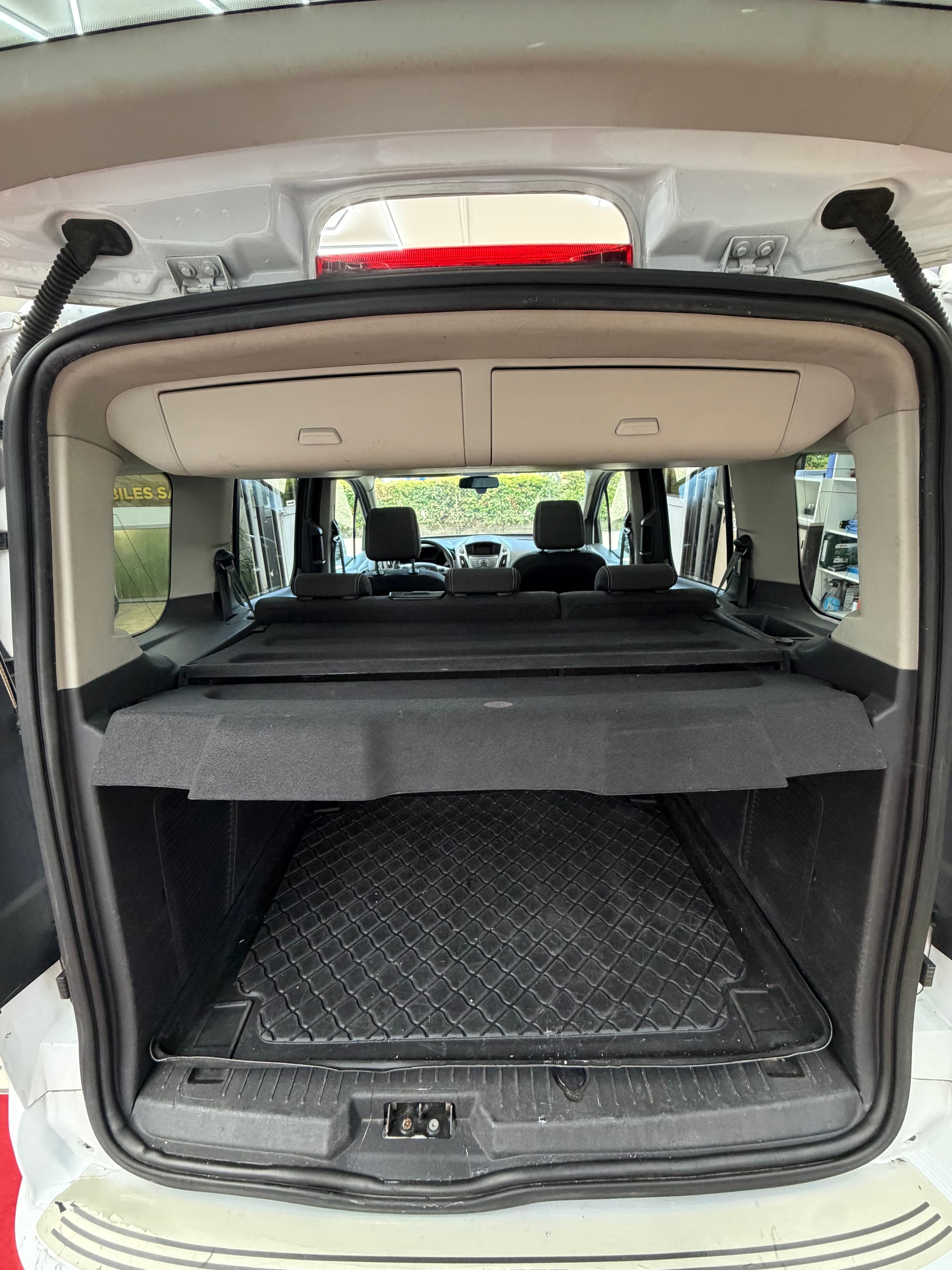 FORD Tourneo Connect 1.6 SCTi Titanium Automatic-image-10