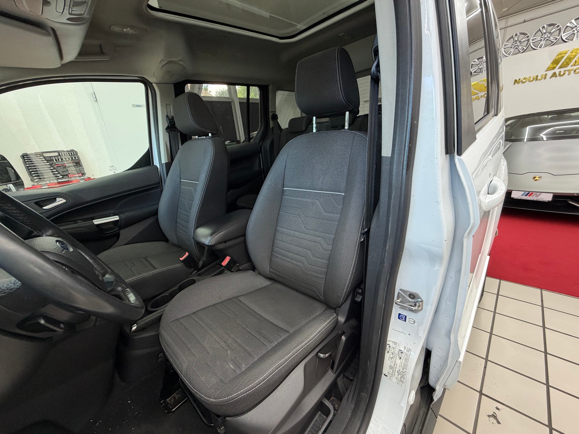 FORD Tourneo Connect 1.6 SCTi Titanium Automatic-image-14