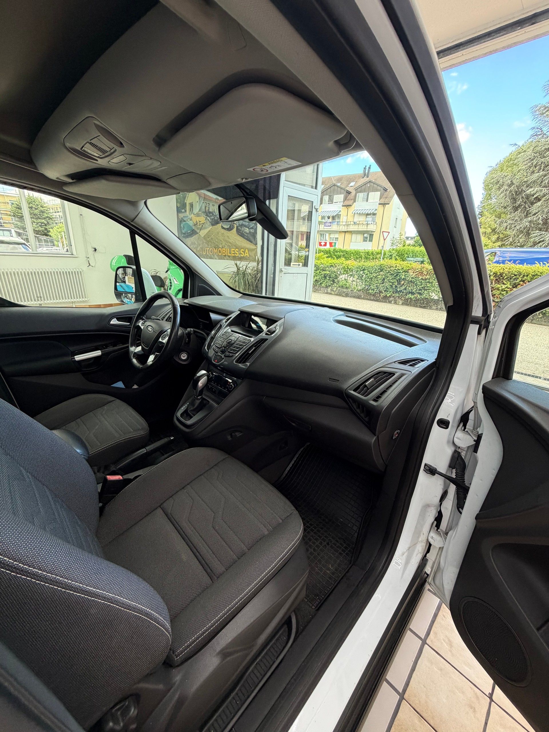FORD Tourneo Connect 1.6 SCTi Titanium Automatic-image-7