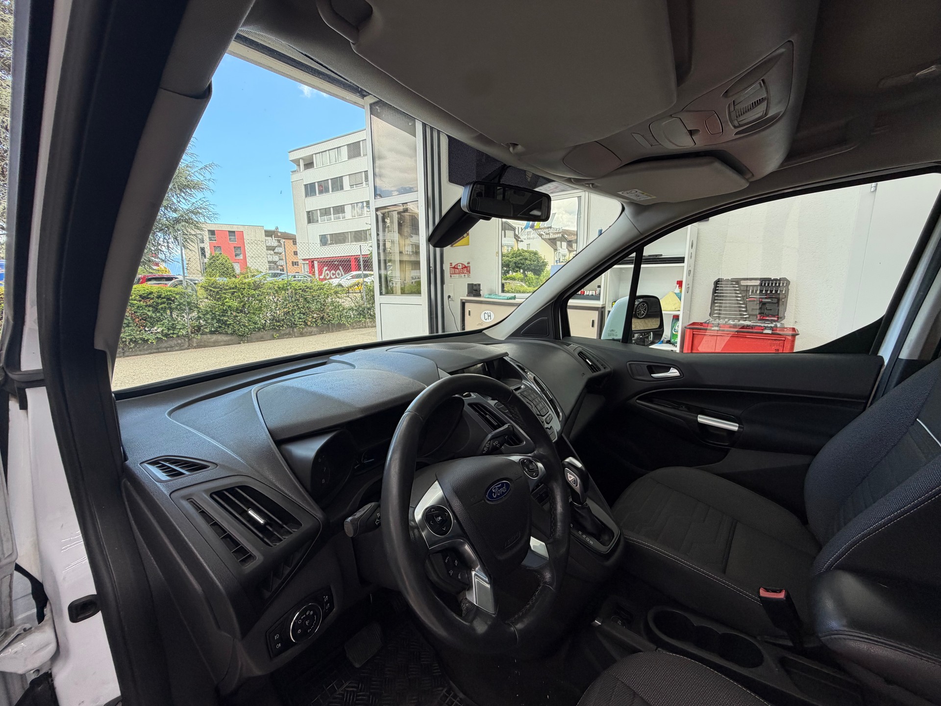 FORD Tourneo Connect 1.6 SCTi Titanium Automatic-image-13