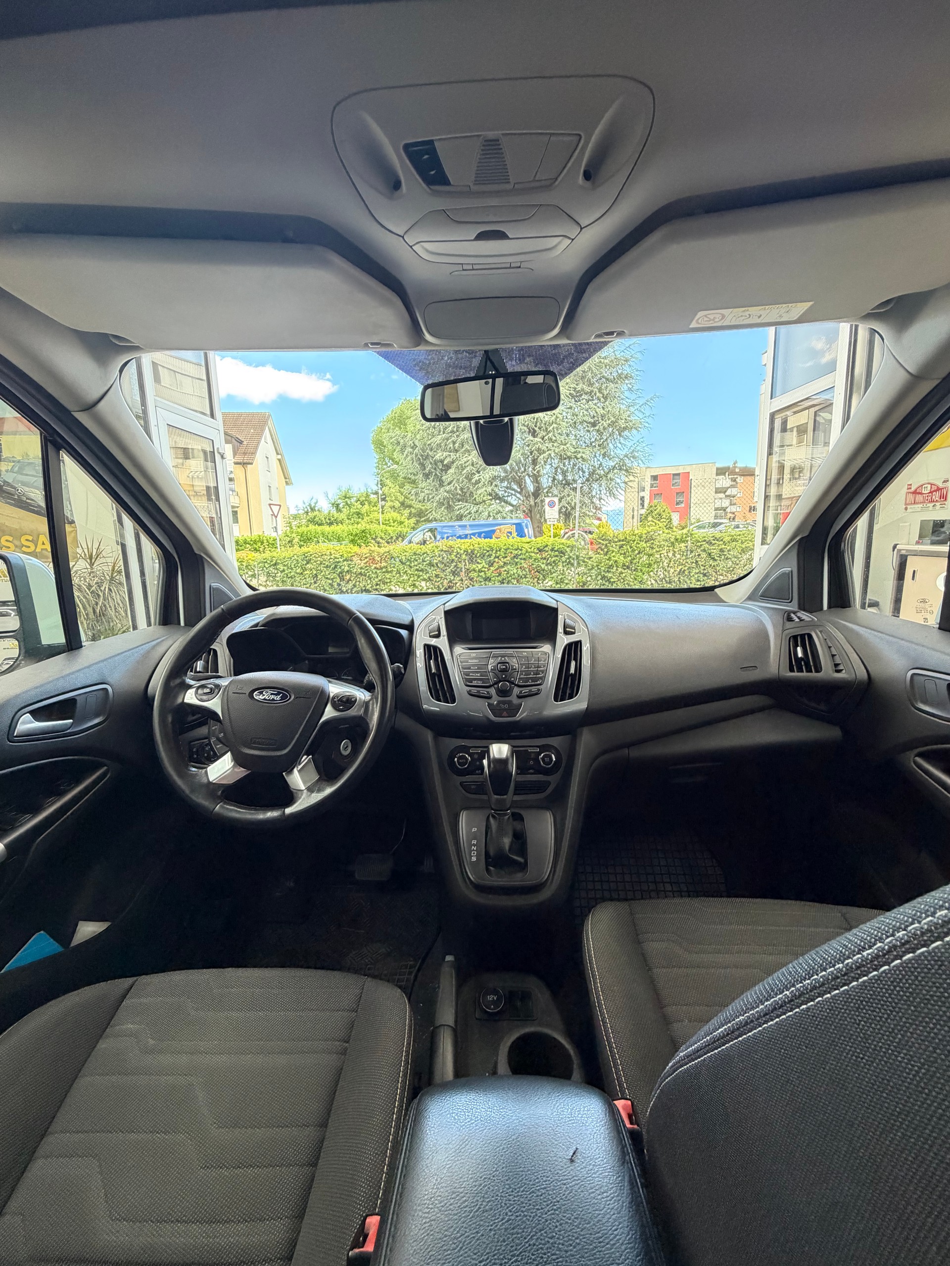 FORD Tourneo Connect 1.6 SCTi Titanium Automatic-image-9