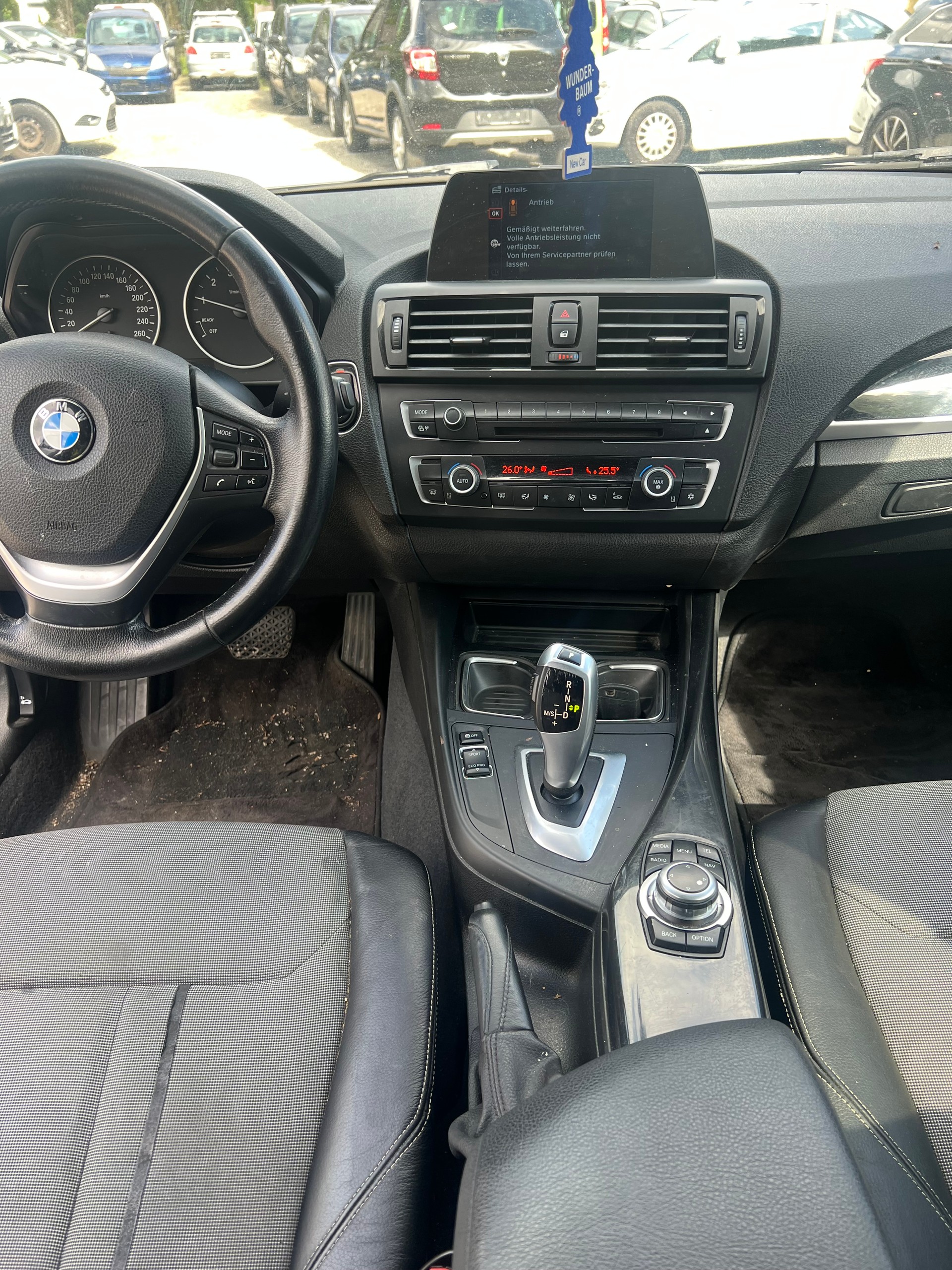 BMW 118i Sport Line Steptronic-image-9