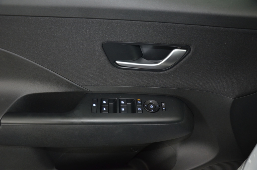HYUNDAI Kona EV 65.4 kWh Premium *360°*-image-24
