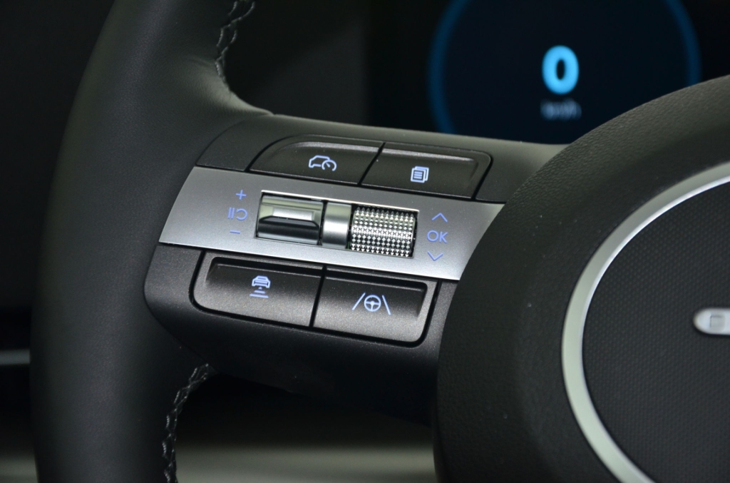 HYUNDAI Kona EV 65.4 kWh Premium *360°*-image-20