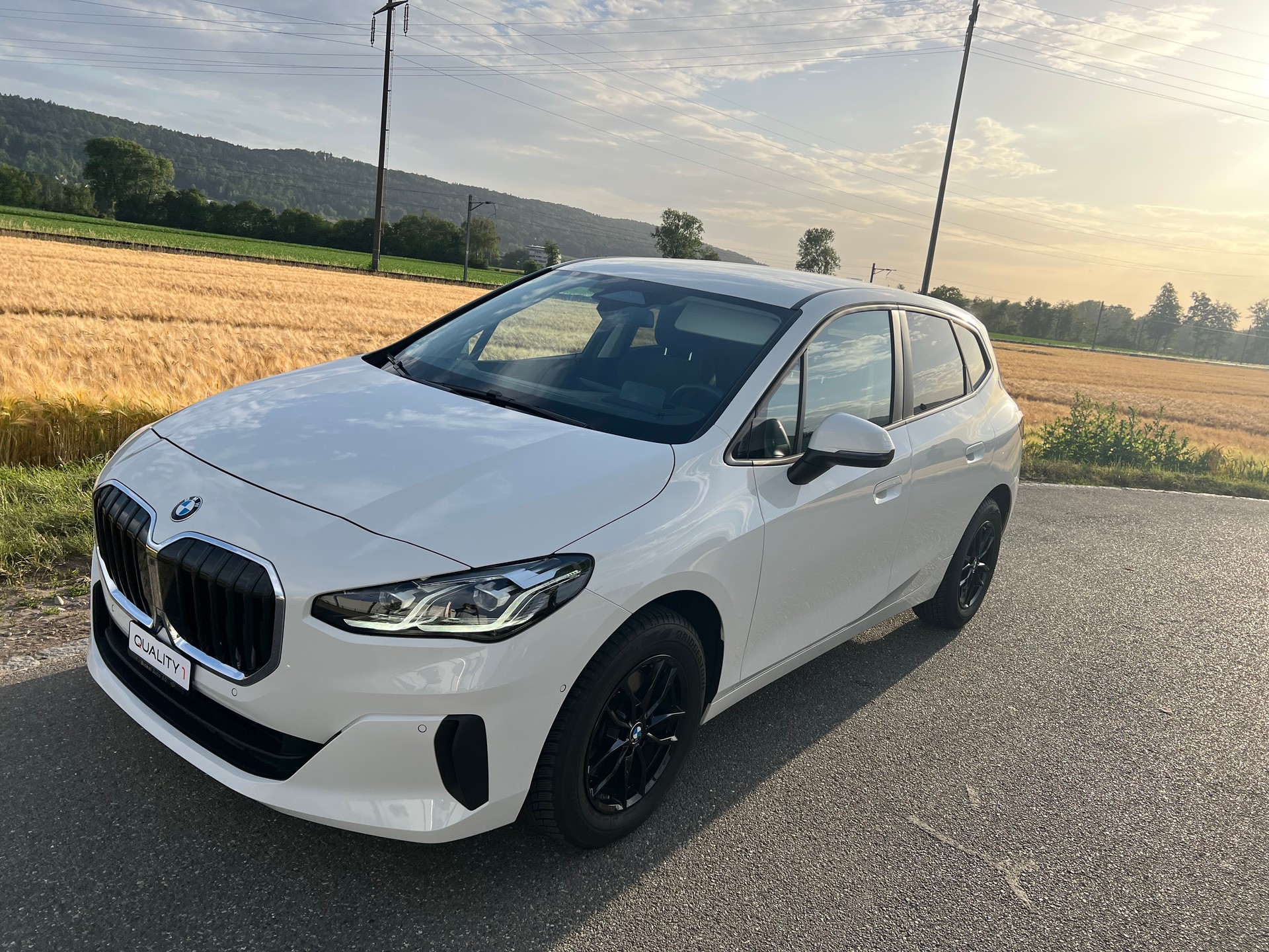 BMW 218d Active Tourer DKG- 360°-Kamera-image-1