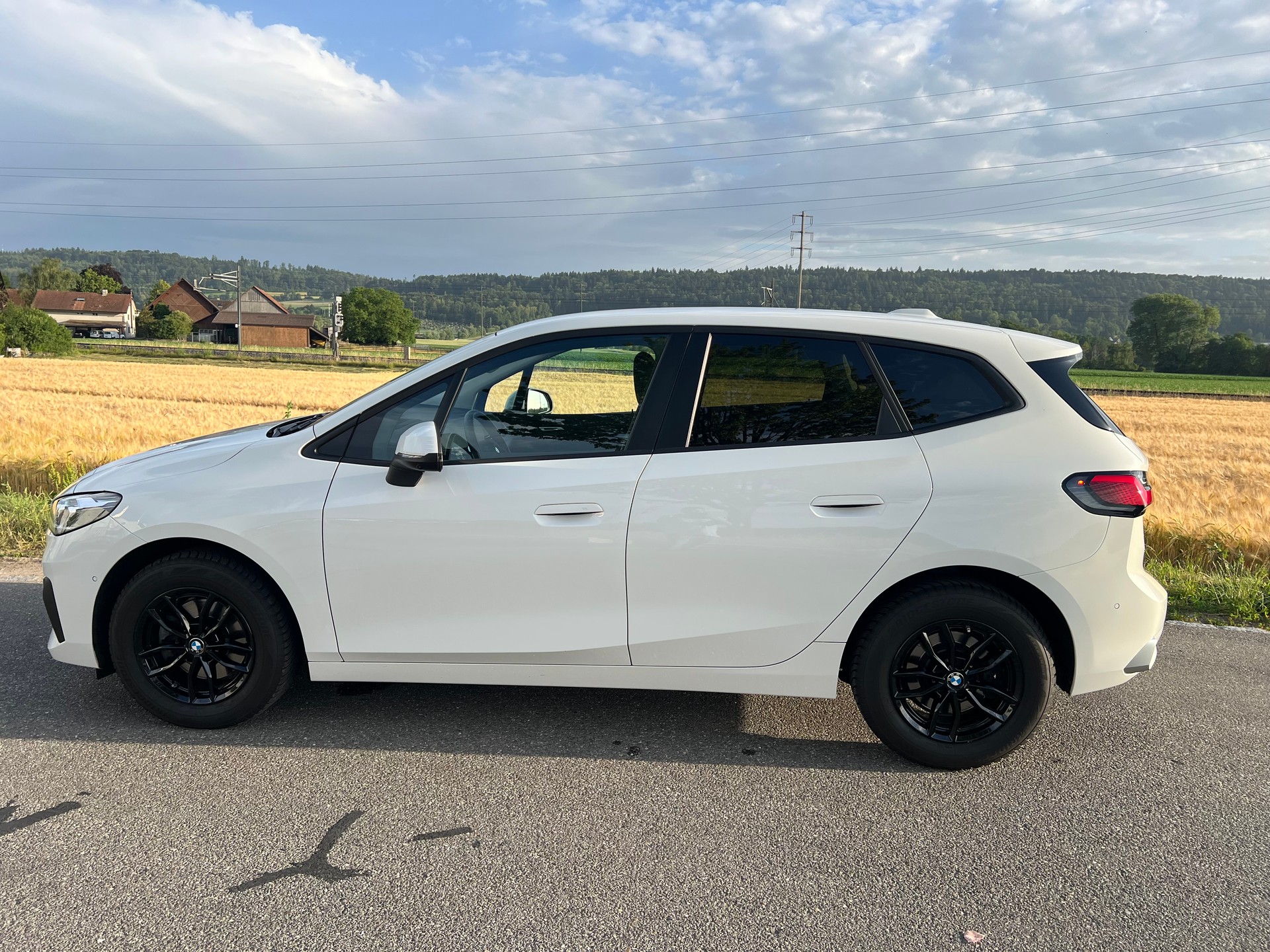 BMW 218d Active Tourer DKG- 360°-Kamera-image-9