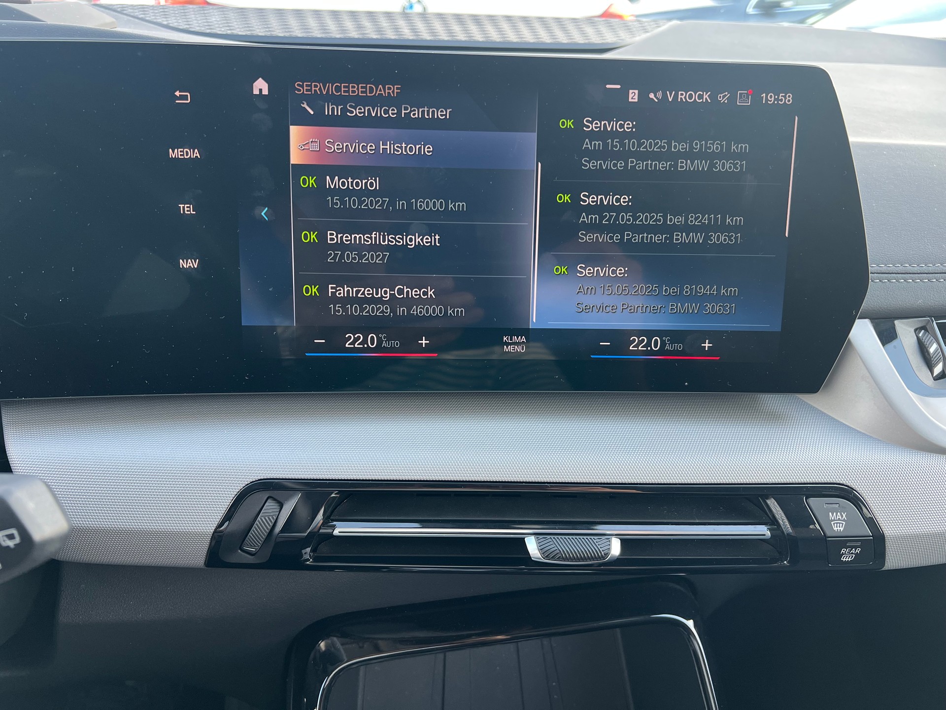 BMW 218d Active Tourer DKG- 360°-Kamera-image-24