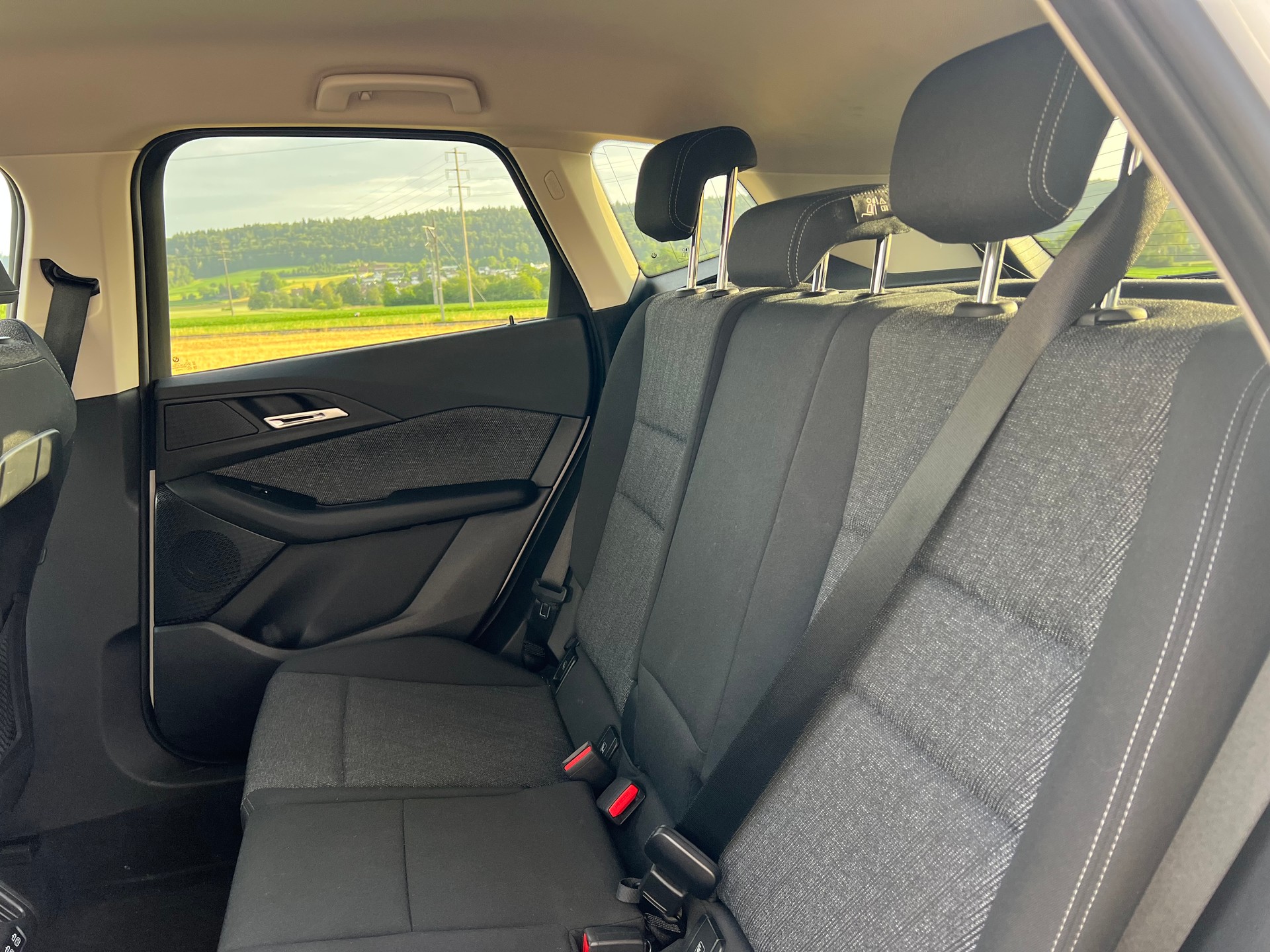 BMW 218d Active Tourer DKG- 360°-Kamera-image-28