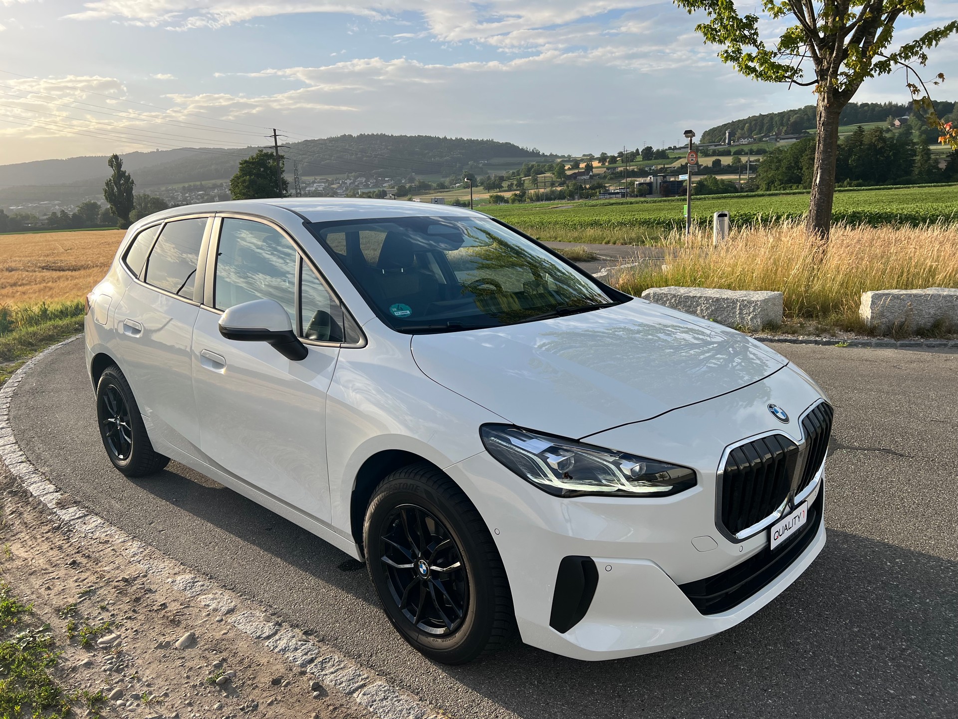 BMW 218d Active Tourer DKG- 360°-Kamera-image-0