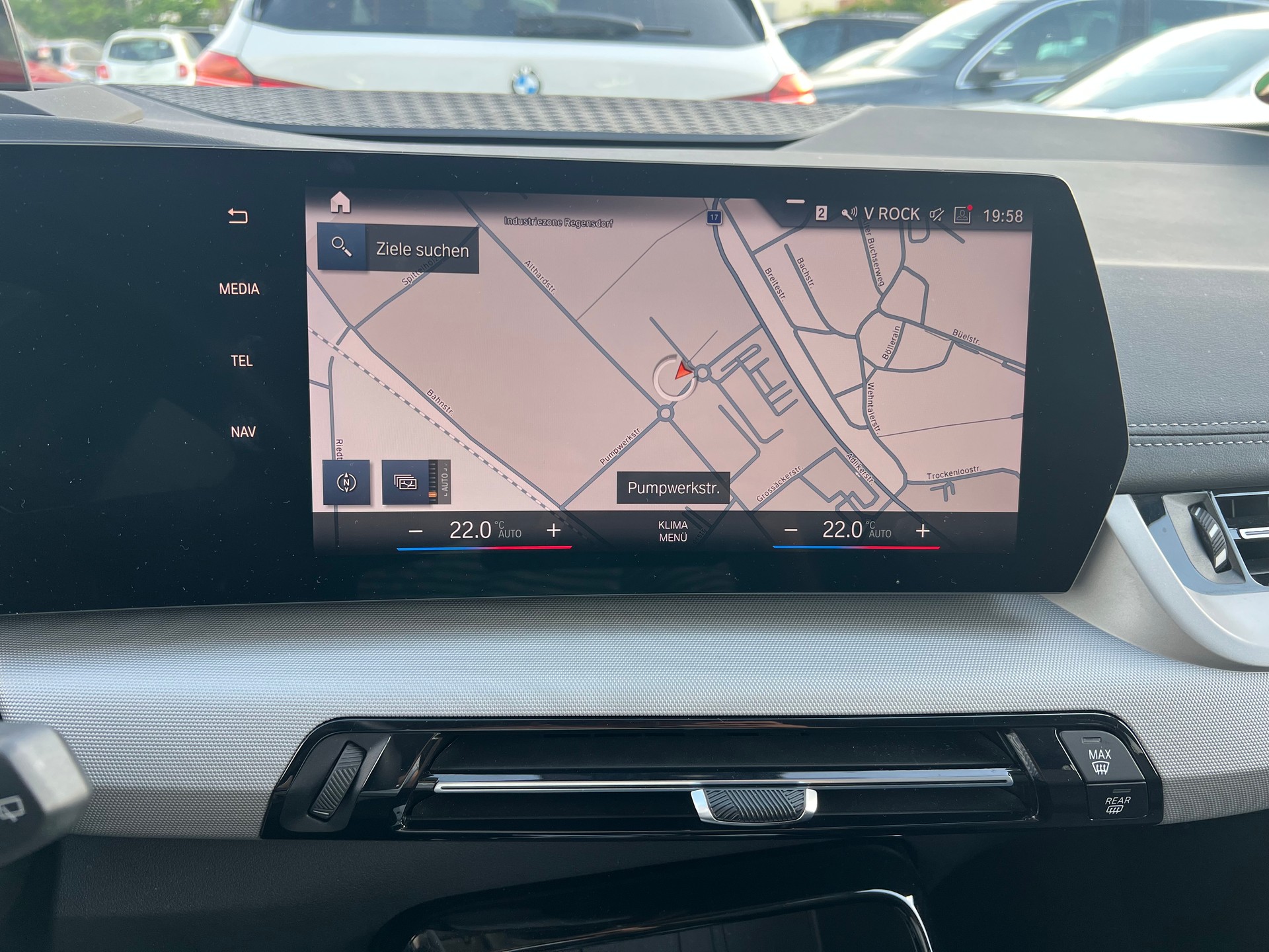 BMW 218d Active Tourer DKG- 360°-Kamera-image-23