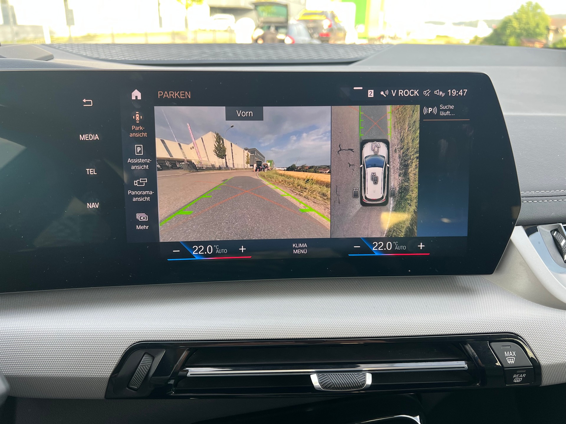 BMW 218d Active Tourer DKG- 360°-Kamera-image-21