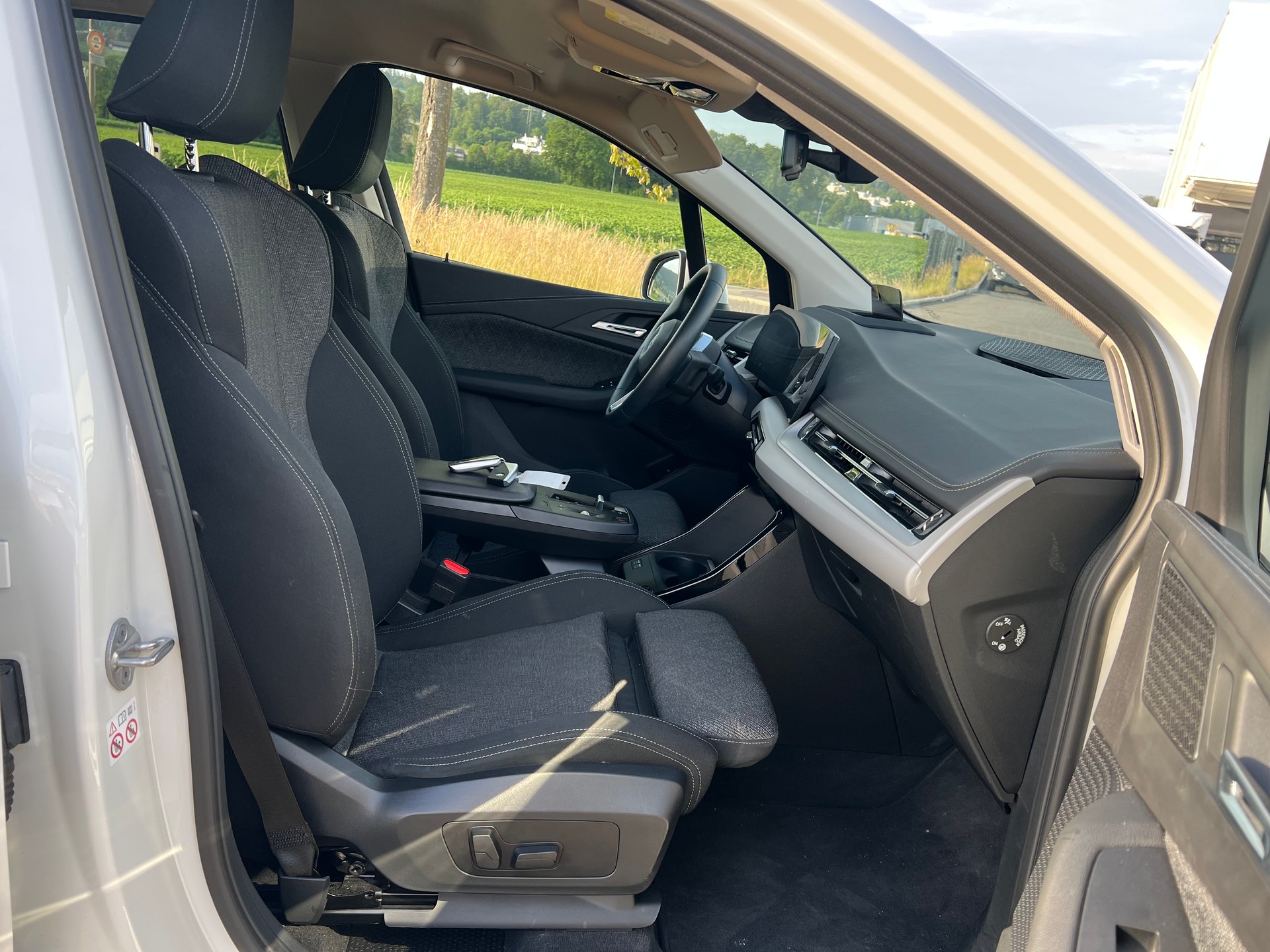 BMW 218d Active Tourer DKG- 360°-Kamera-image-25
