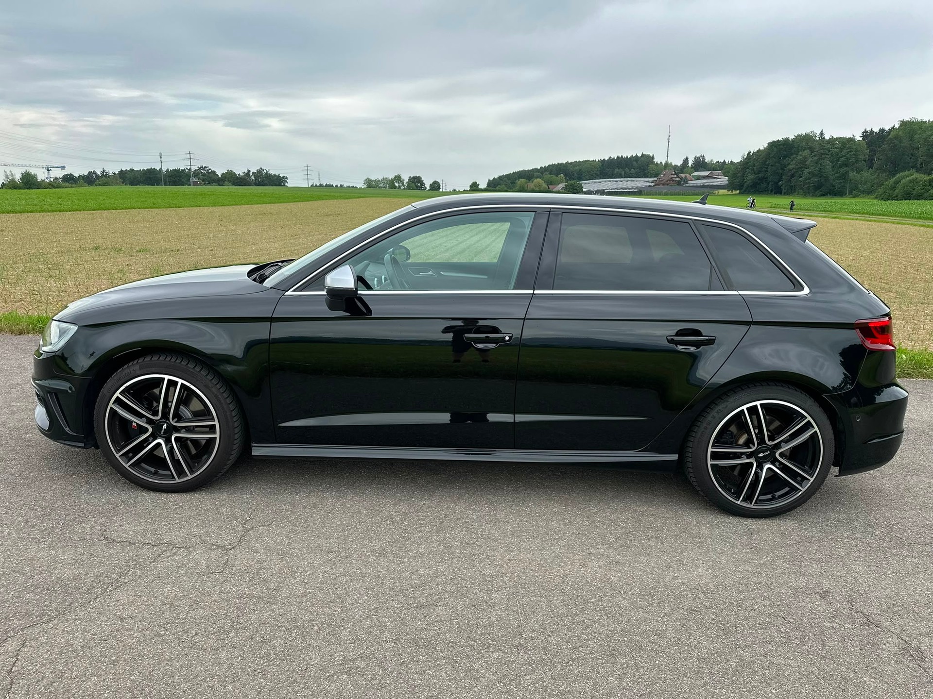 AUDI S3 Sportback 2.0 TFSI quattro S-tronic-image-8