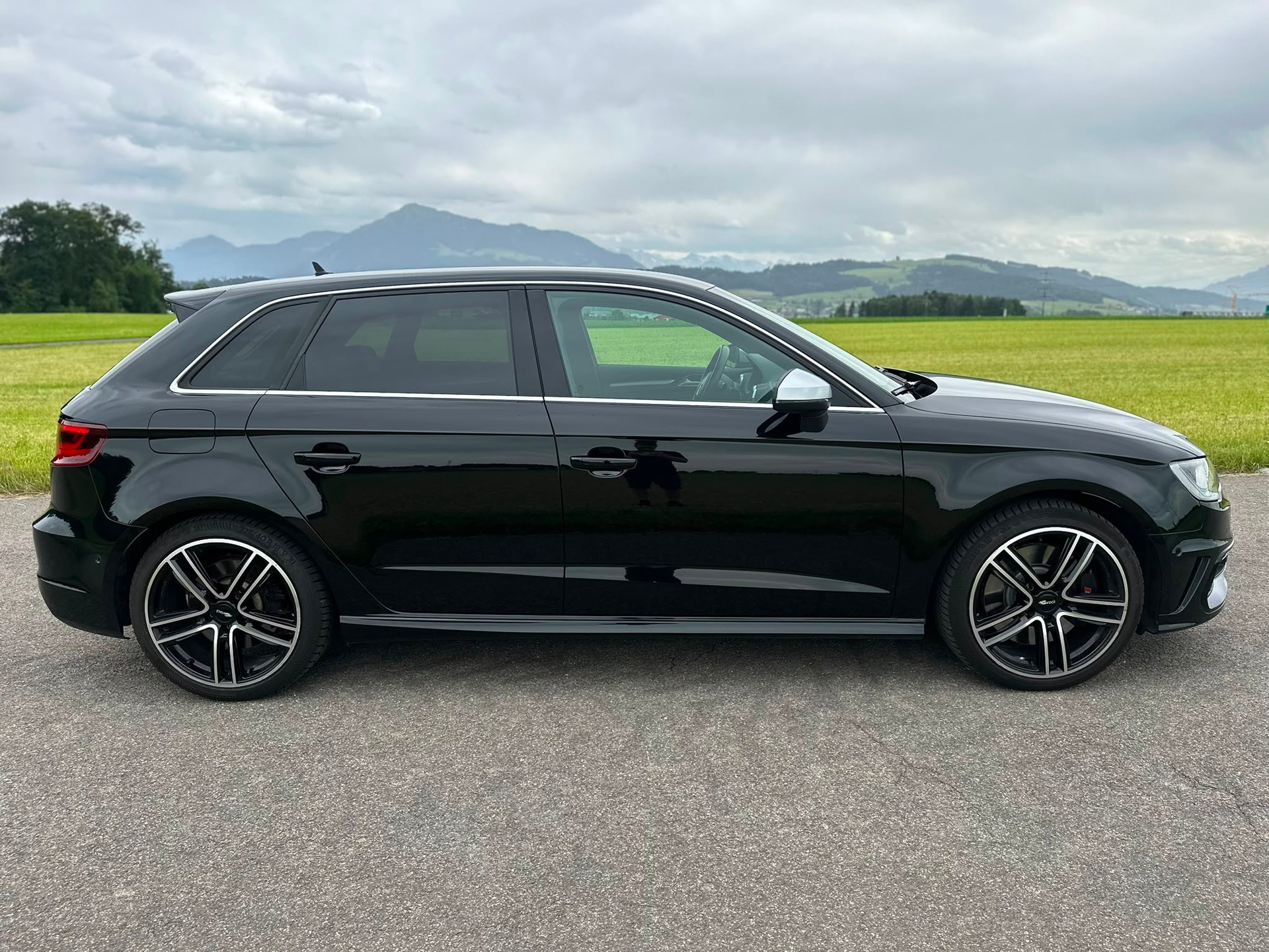 AUDI S3 Sportback 2.0 TFSI quattro S-tronic-image-4