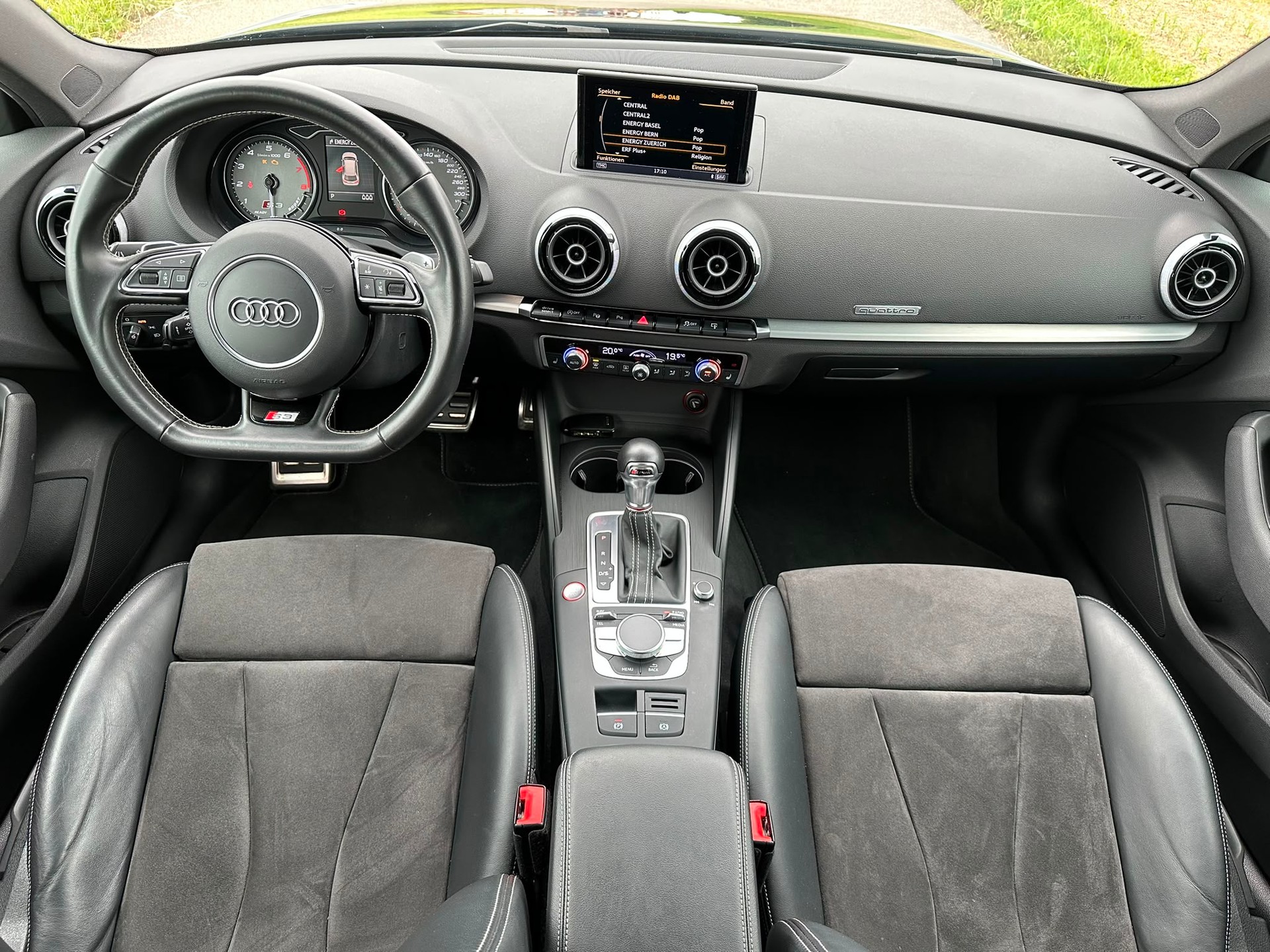 AUDI S3 Sportback 2.0 TFSI quattro S-tronic-image-9