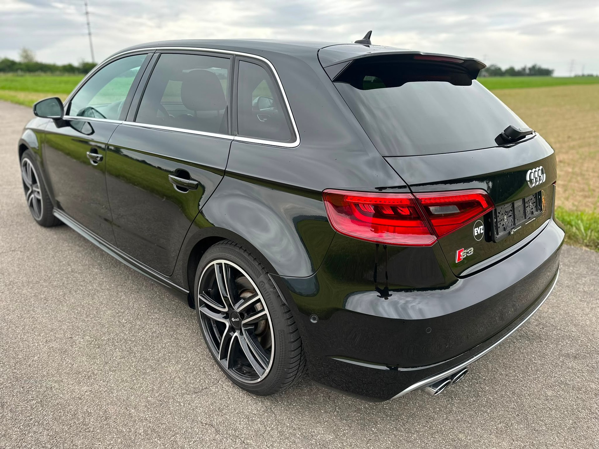AUDI S3 Sportback 2.0 TFSI quattro S-tronic-image-7