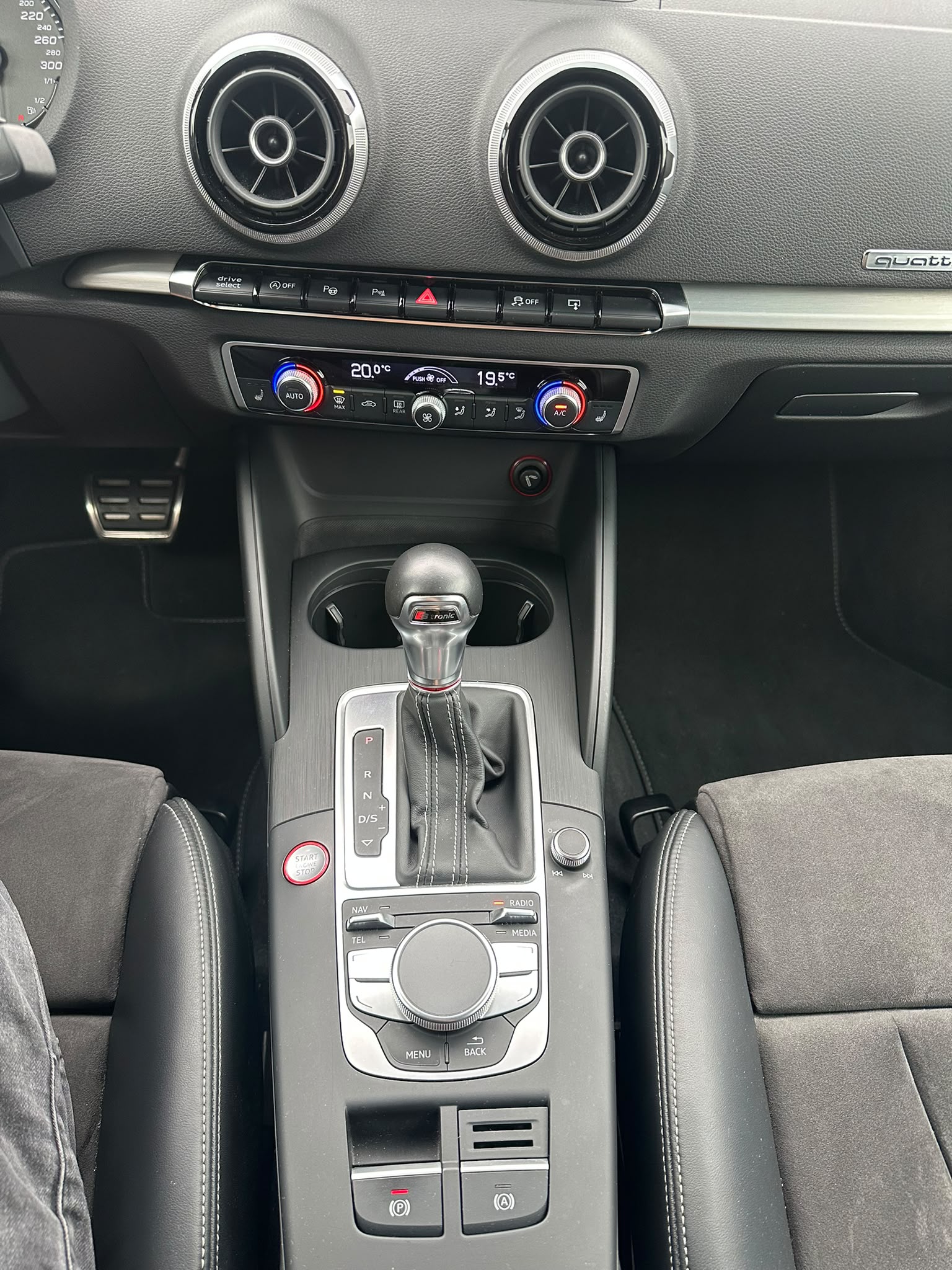 AUDI S3 Sportback 2.0 TFSI quattro S-tronic-image-22