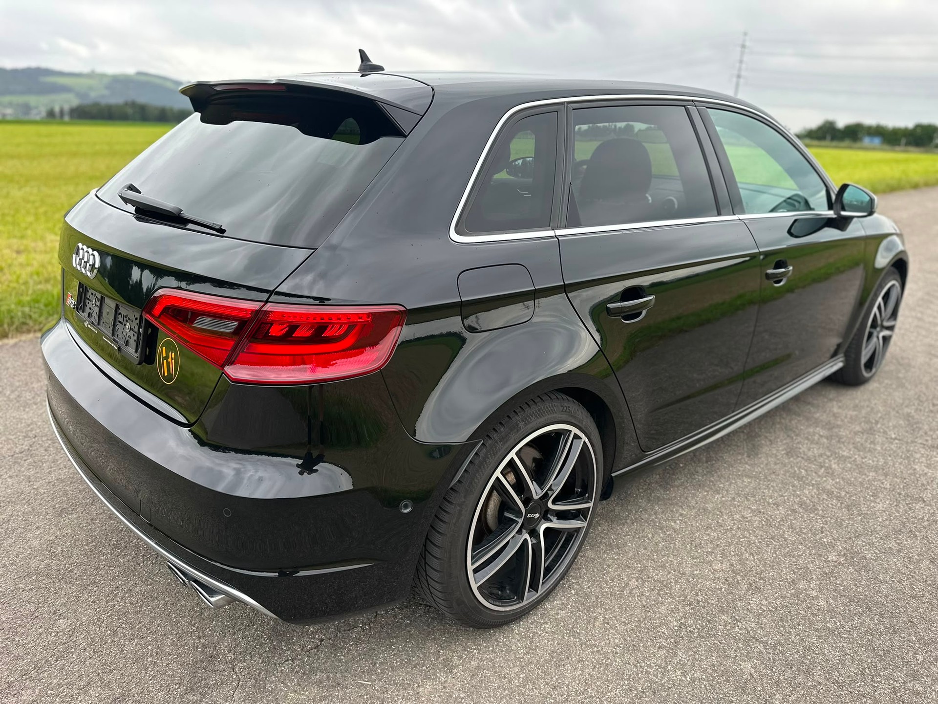 AUDI S3 Sportback 2.0 TFSI quattro S-tronic-image-5