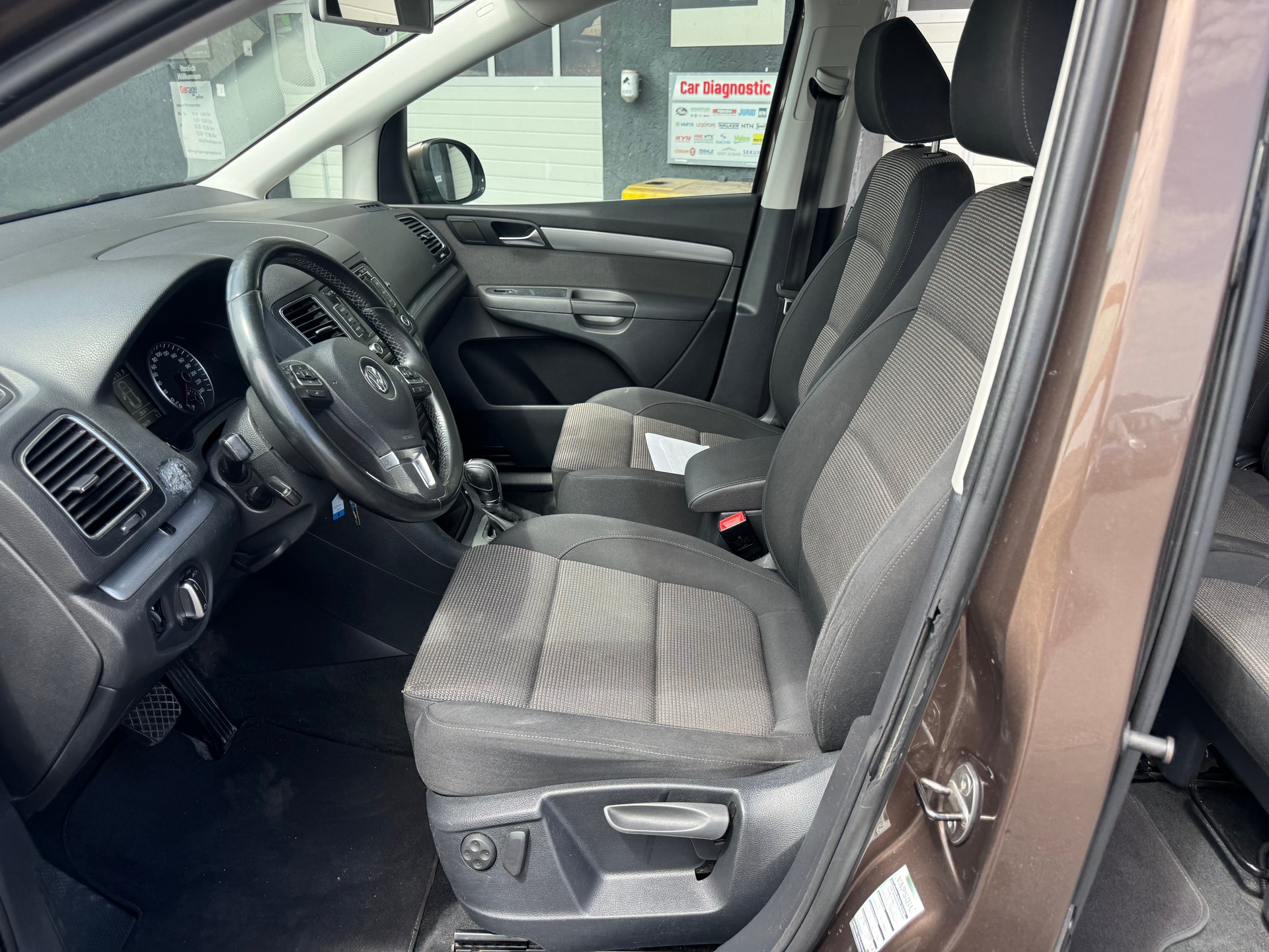 VW Sharan 2.0 TDI BlueMotion Technology Highline DSG-image-9
