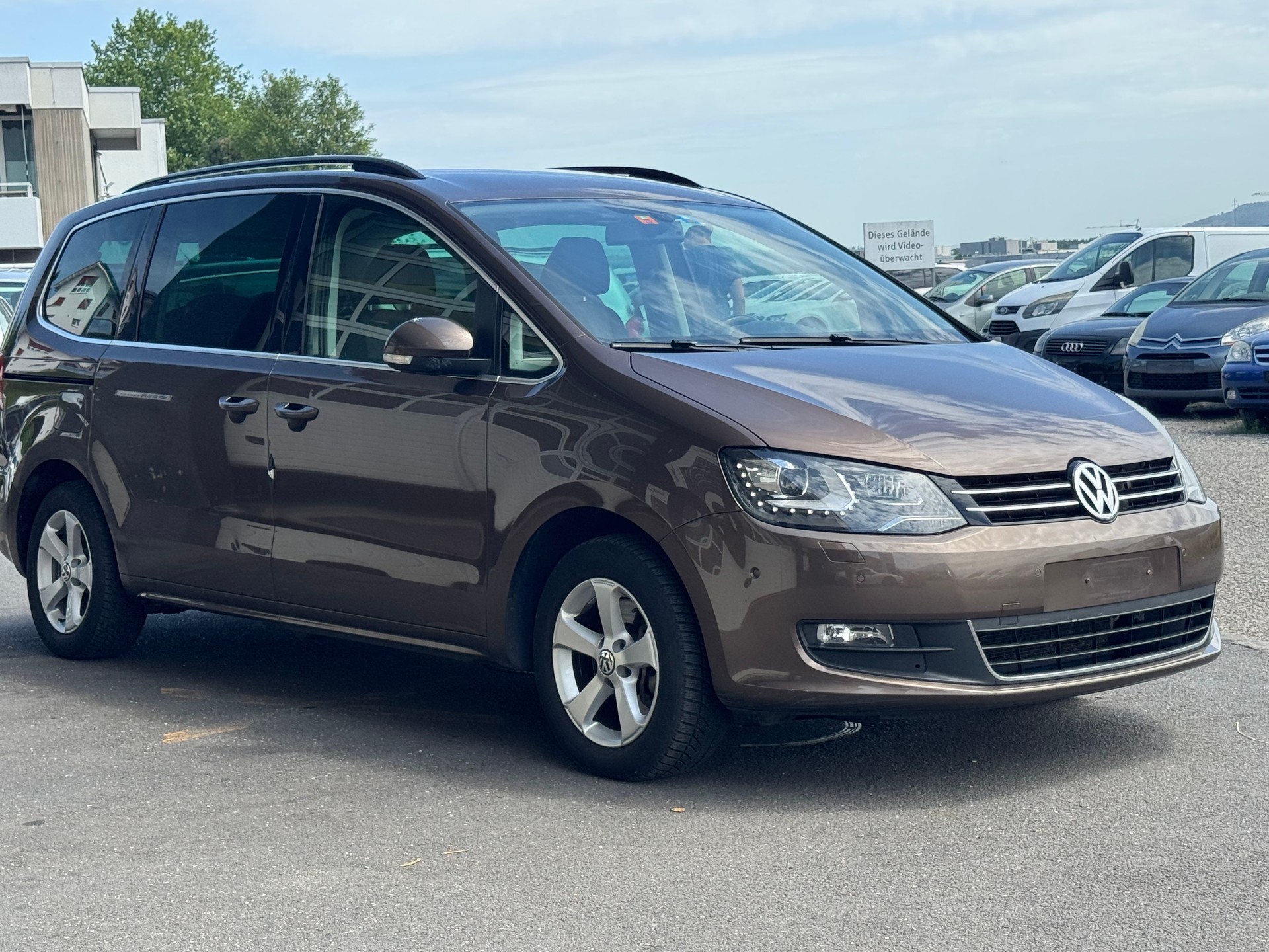 VW Sharan 2.0 TDI BlueMotion Technology Highline DSG-image-0