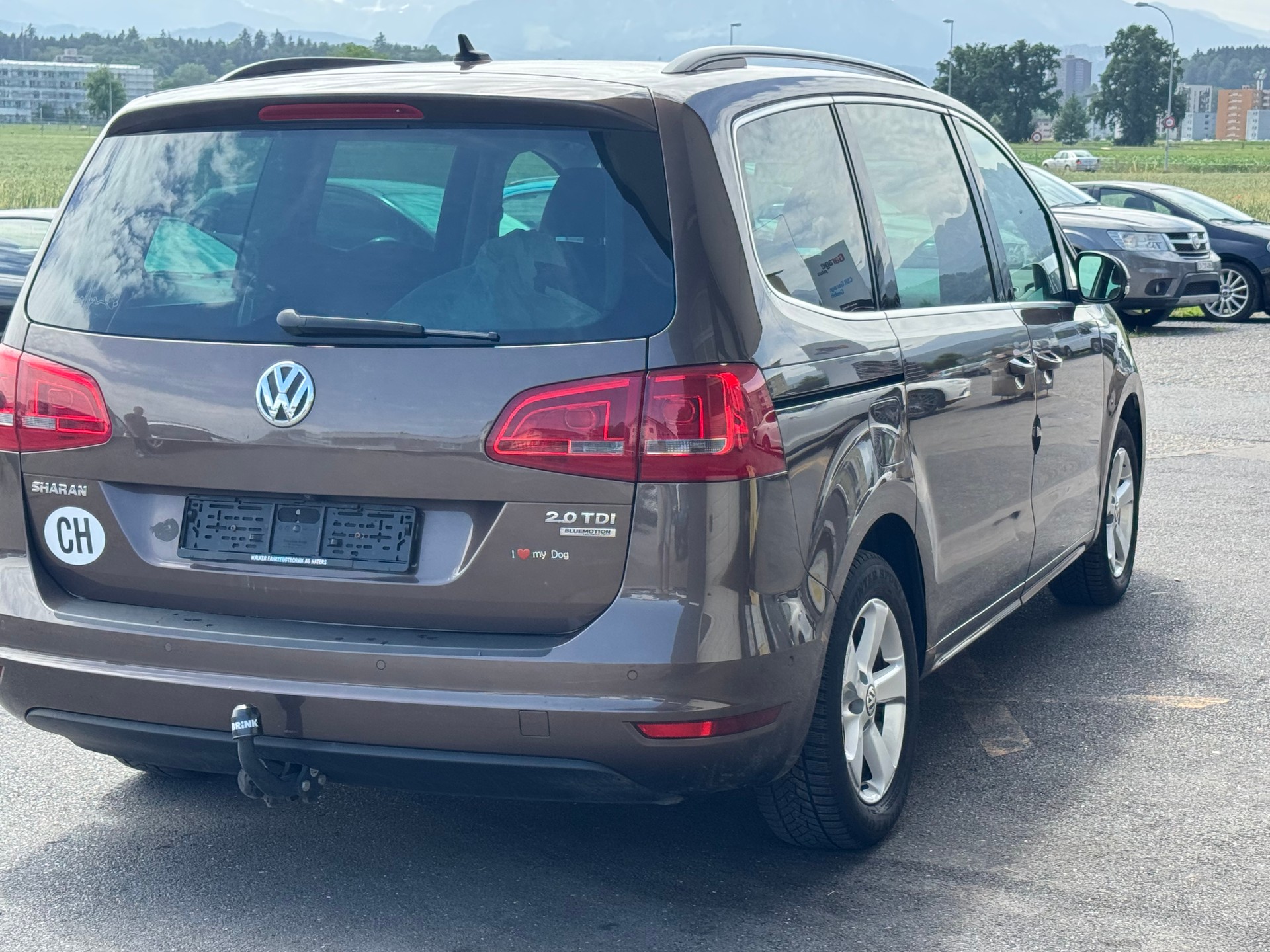 VW Sharan 2.0 TDI BlueMotion Technology Highline DSG-image-3