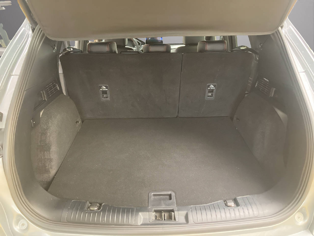 FORD Kuga 2.5 FHEV ST-Line X 4x4-image-6