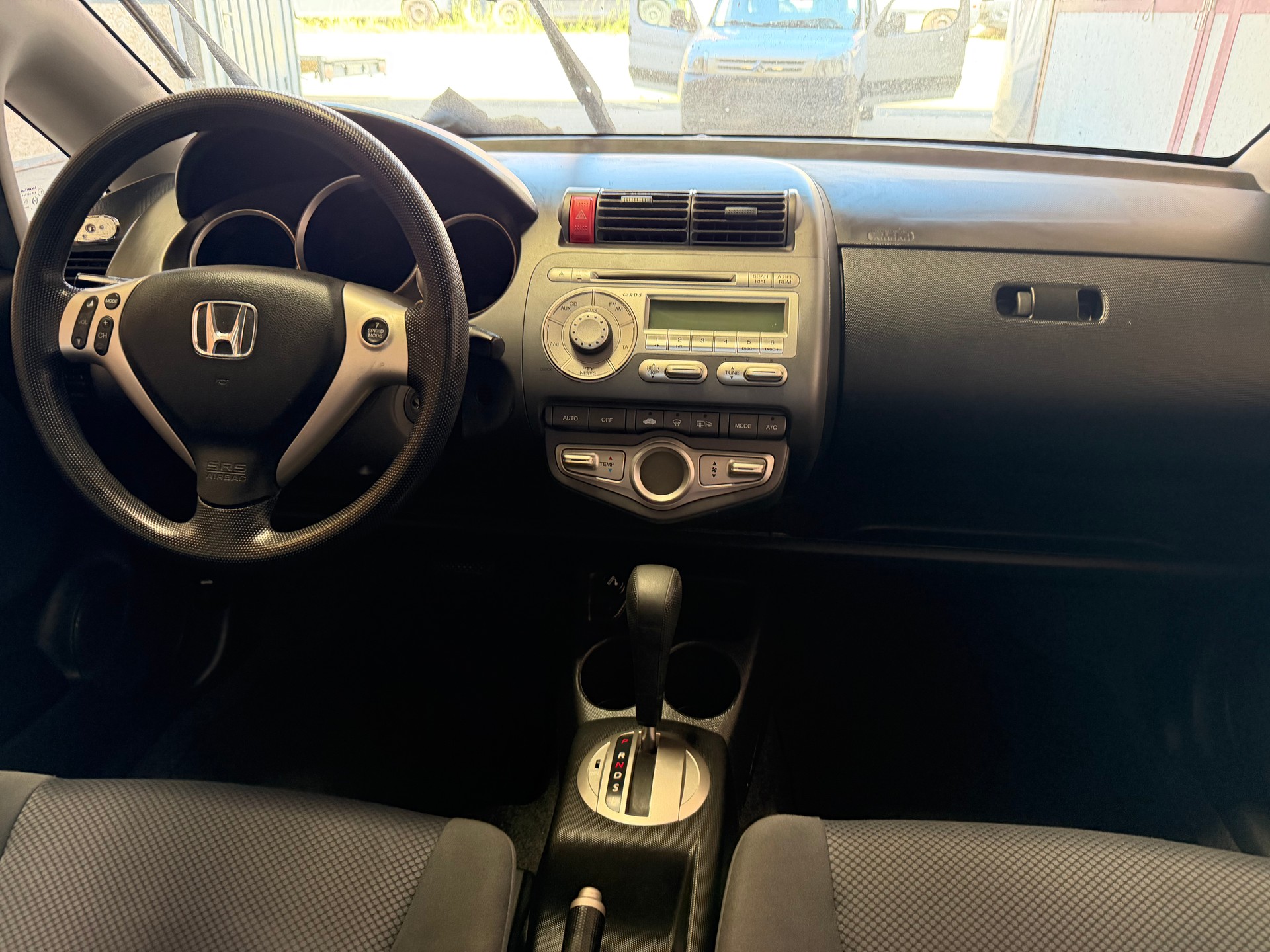 HONDA Jazz 1.4i LS Formula 1 CVT-image-6