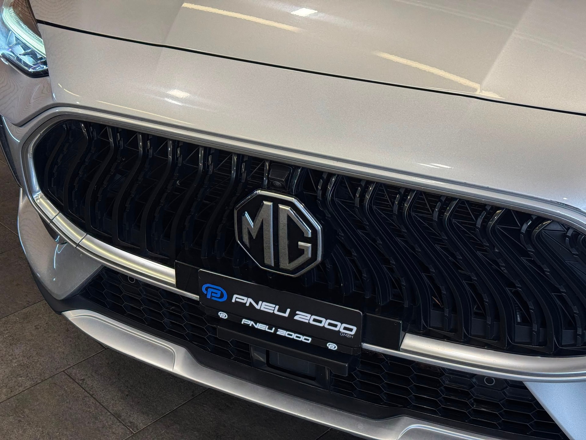 MG HS DTC Luxury-image-2